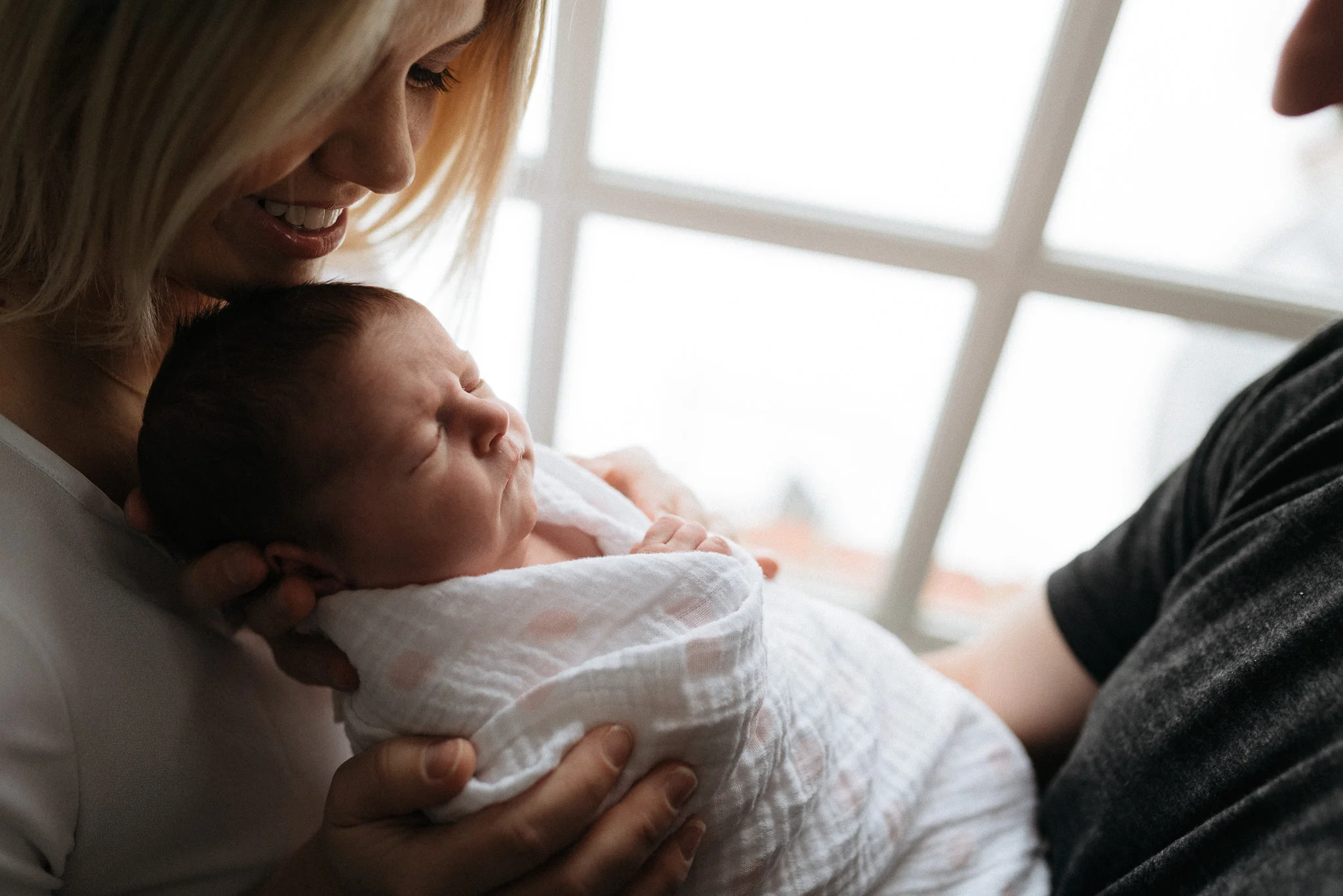 Newborn-Lifestyle-Photographer-Columbus-Ohio-Erika-Venci-Photography