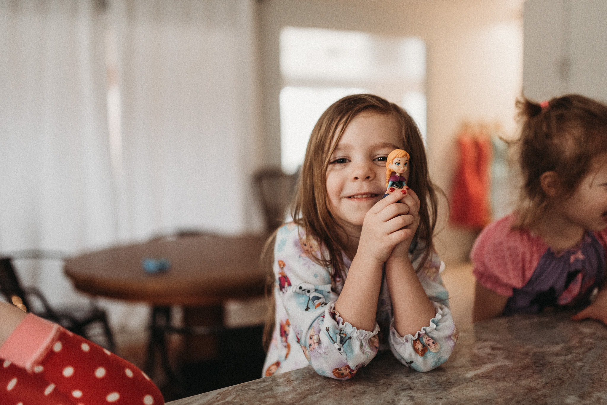 Family-In-Home-Lifestyle-Photographer-Columbus-Ohio