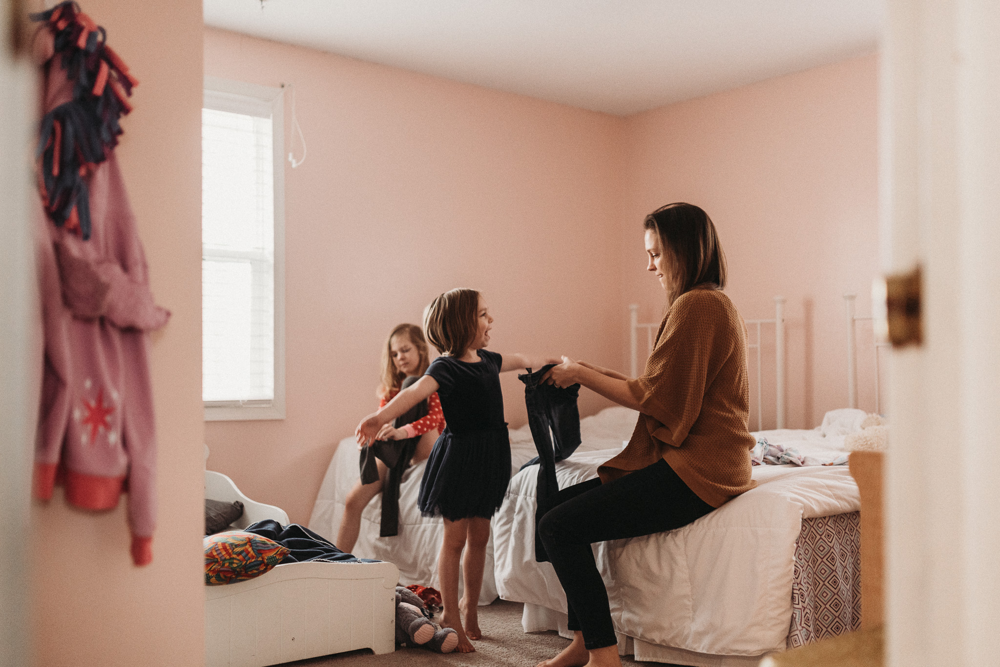 Family-In-Home-Lifestyle-Photographer-Columbus-Ohio