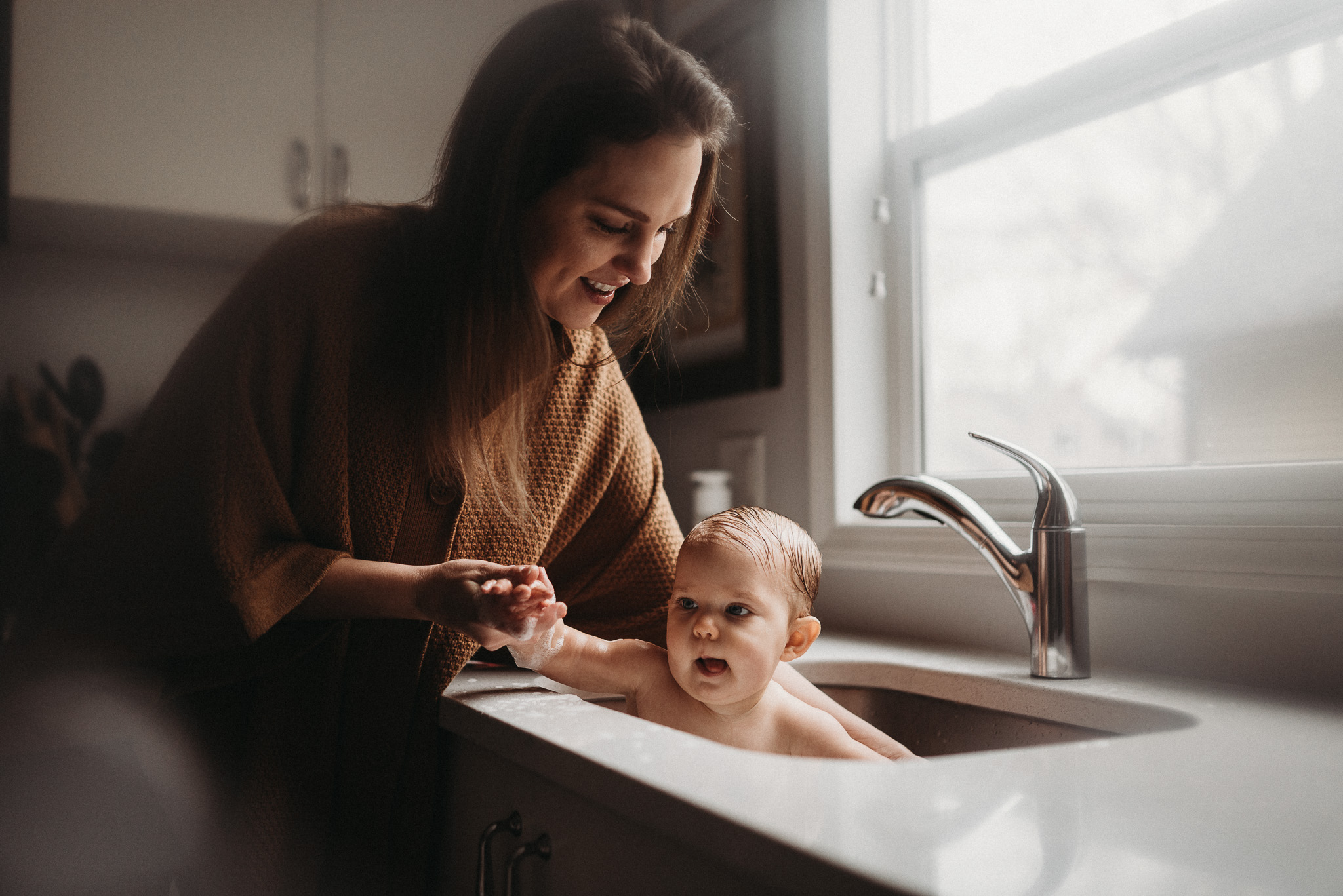 Family-In-Home-Lifestyle-Photographer-Columbus-Ohio