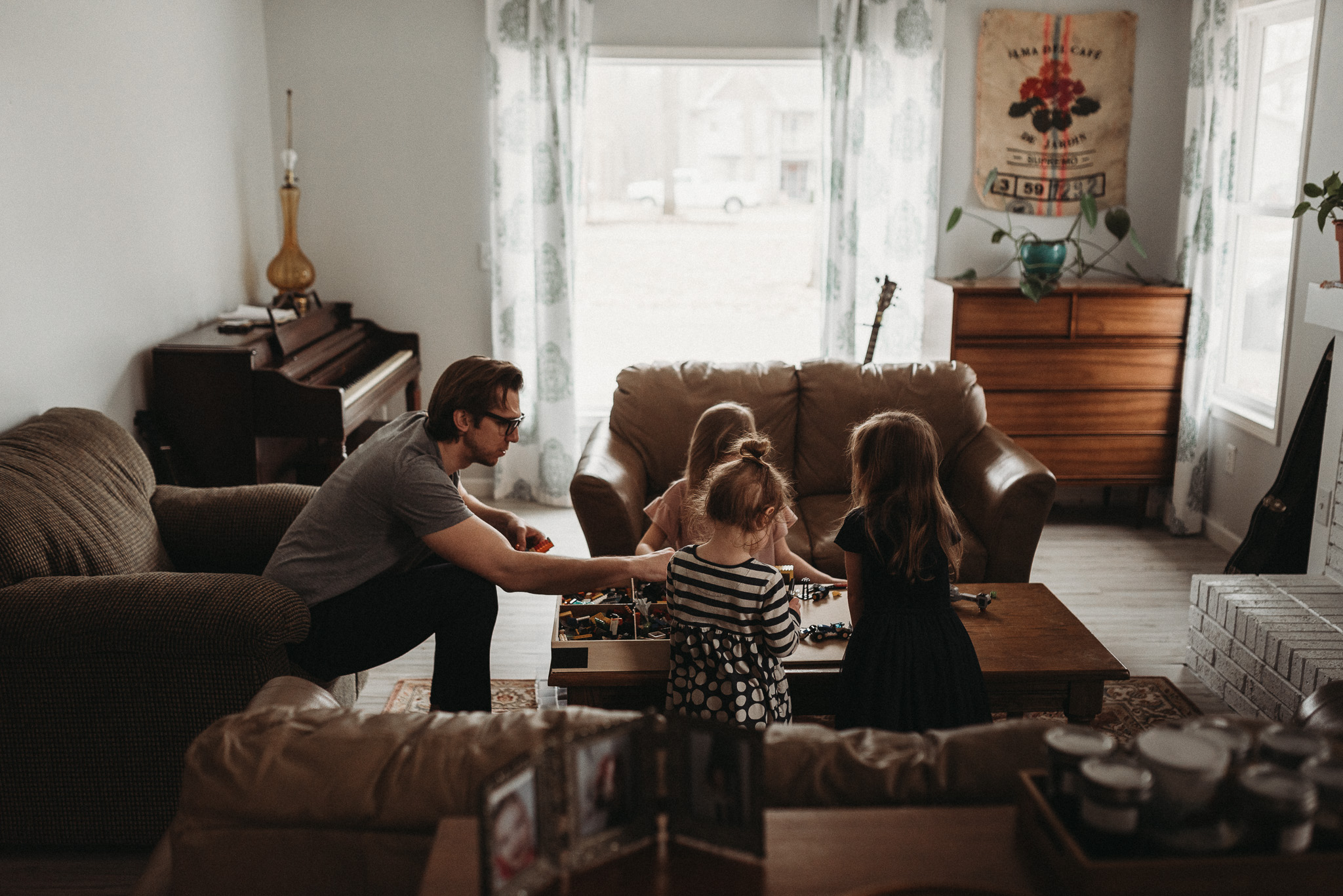 Family-In-Home-Lifestyle-Photographer-Columbus-Ohio