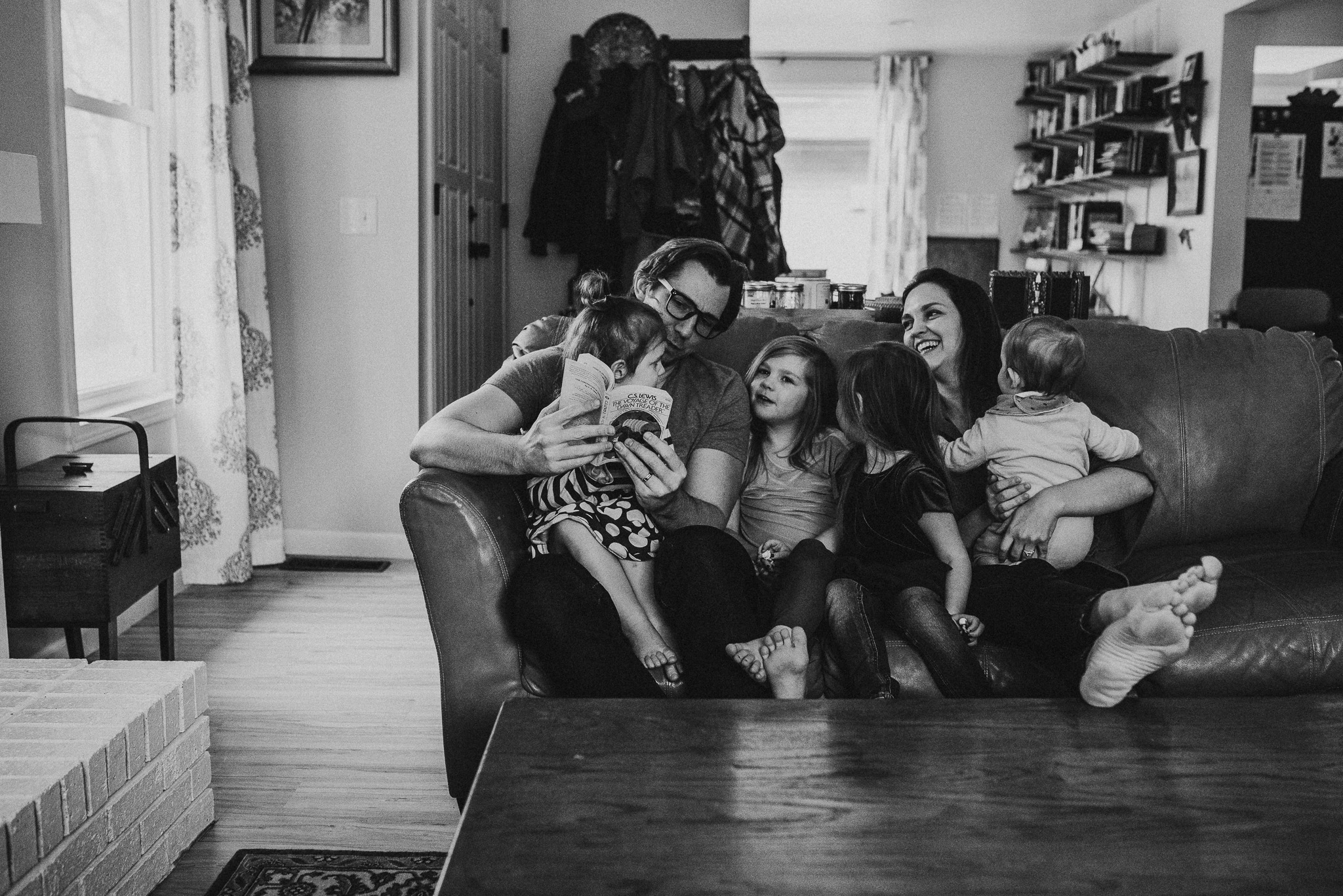 Family-In-Home-Lifestyle-Photographer-Columbus-Ohio