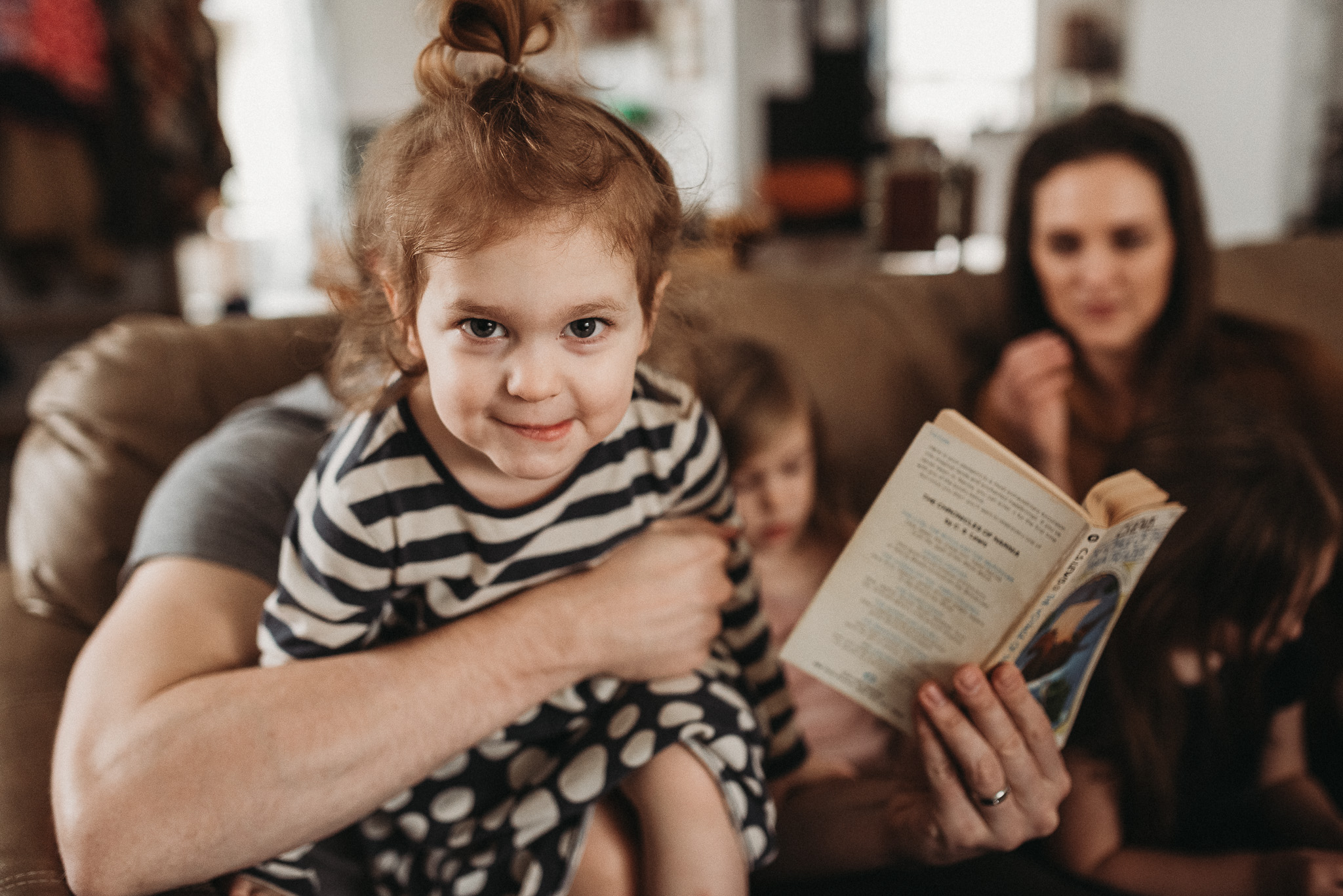 Family-In-Home-Lifestyle-Photographer-Columbus-Ohio