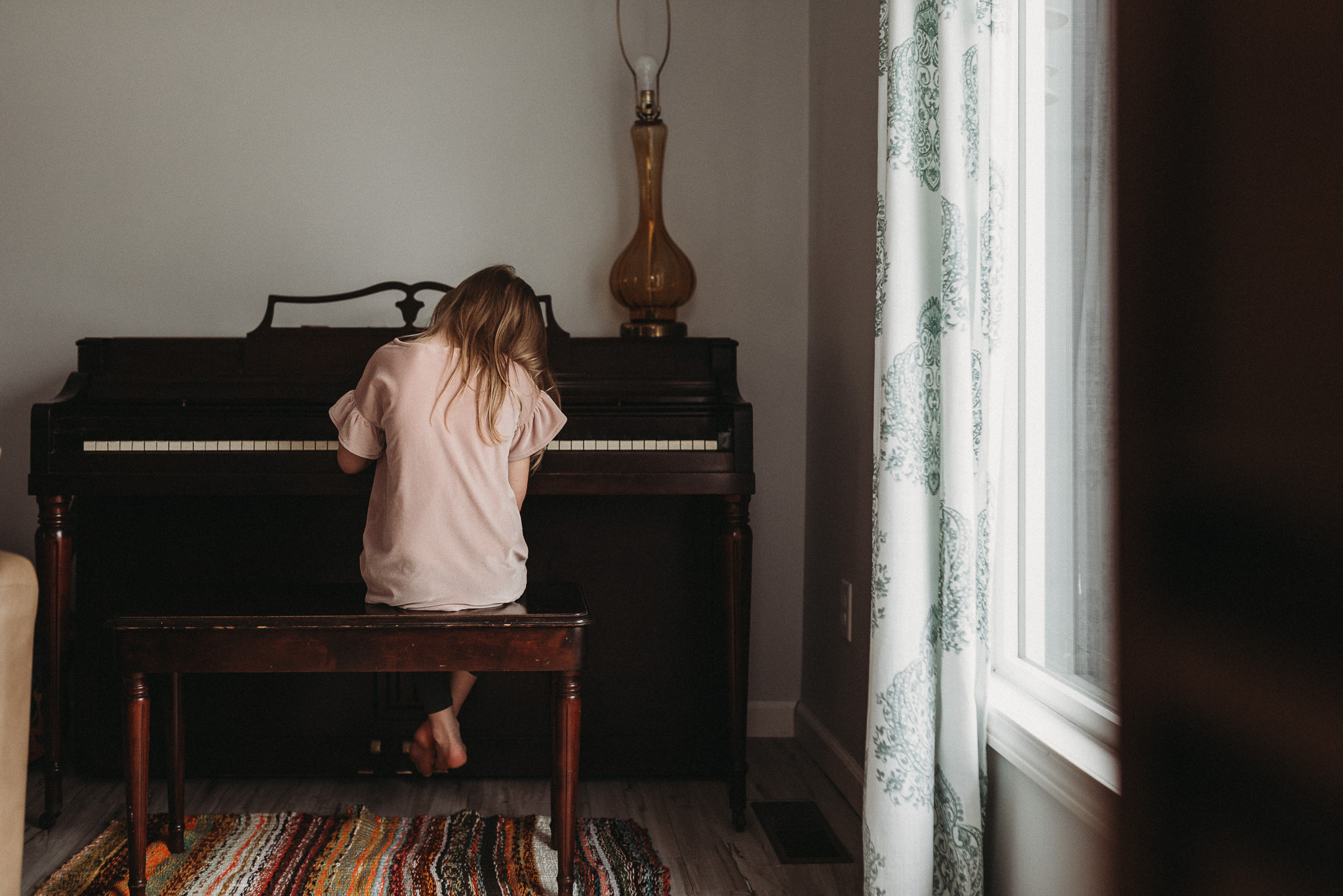 Family-In-Home-Lifestyle-Photographer-Columbus-Ohio