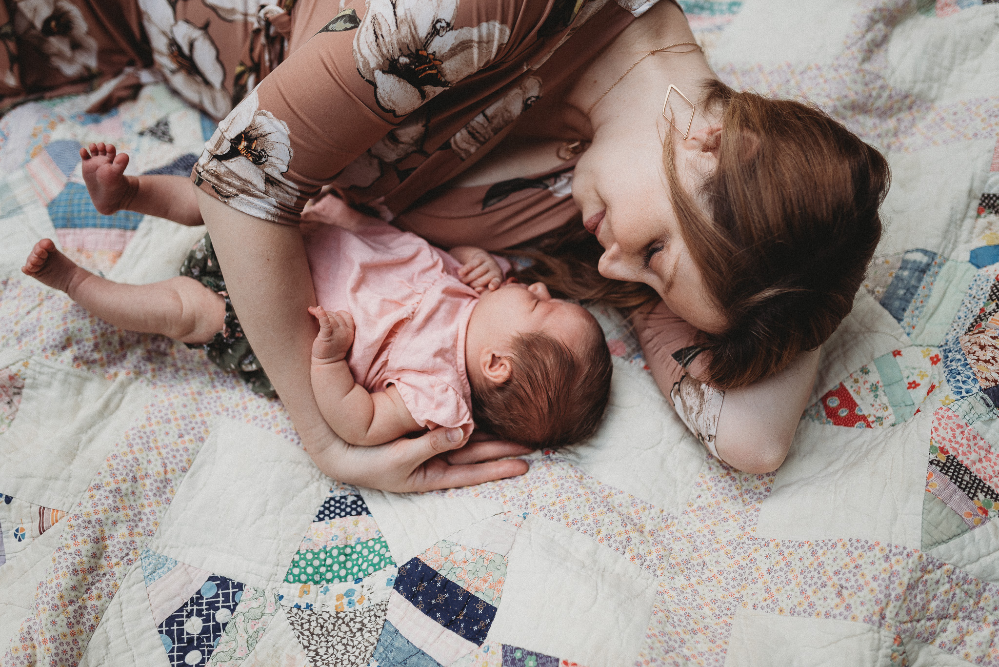 Outdoor-Lifestyle-Newborn-Photos-Inniswood-Botanical-Garden