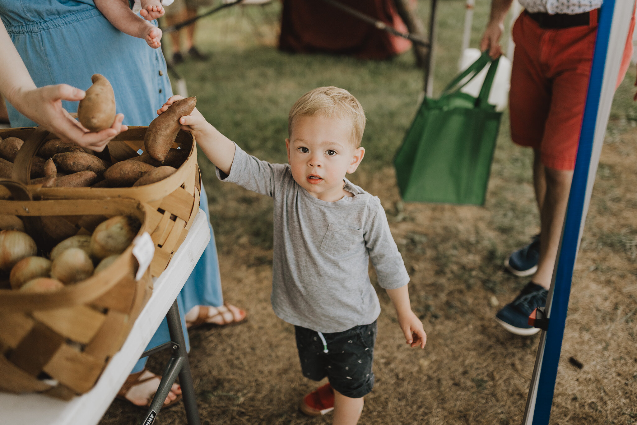 Gahanna-Farmers-Market-Family-Photos-Erika-Venci-Photography