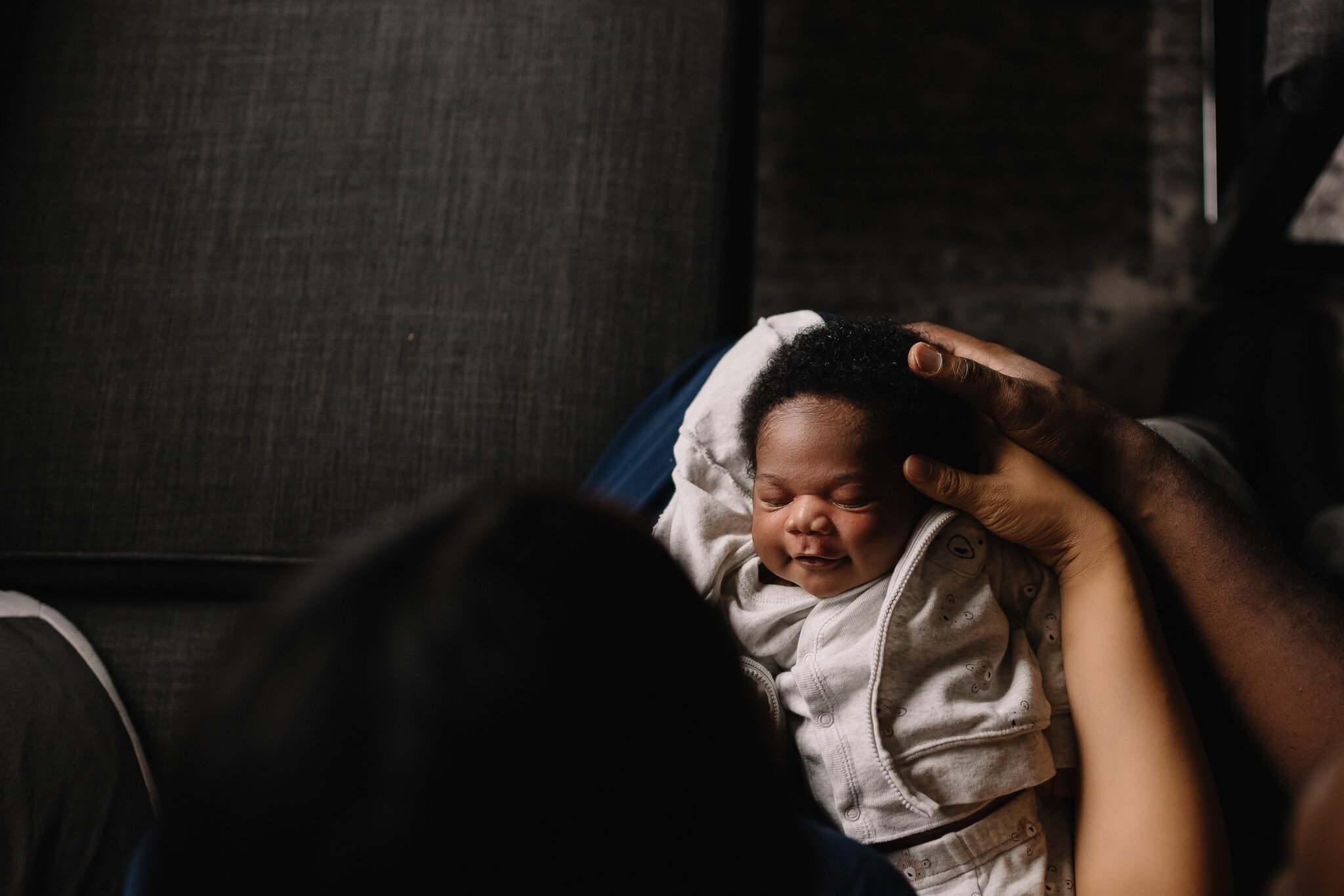 In-Home-Lifestyle-Newborn-Photography-Columbus-Ohio