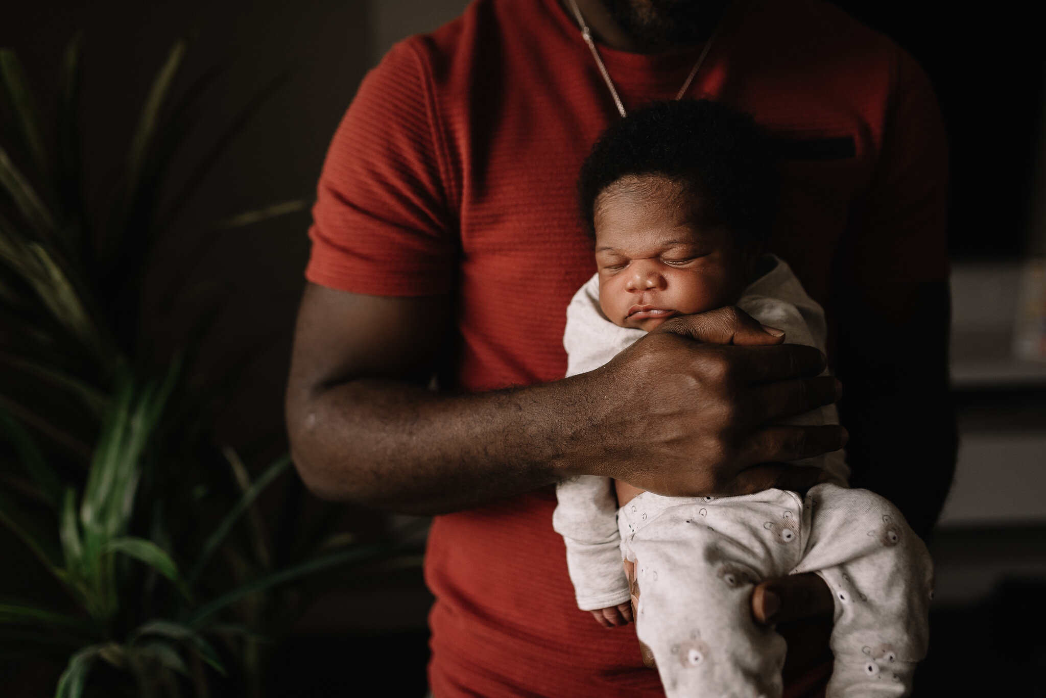 In-Home-Lifestyle-Newborn-Photography-Columbus-Ohio