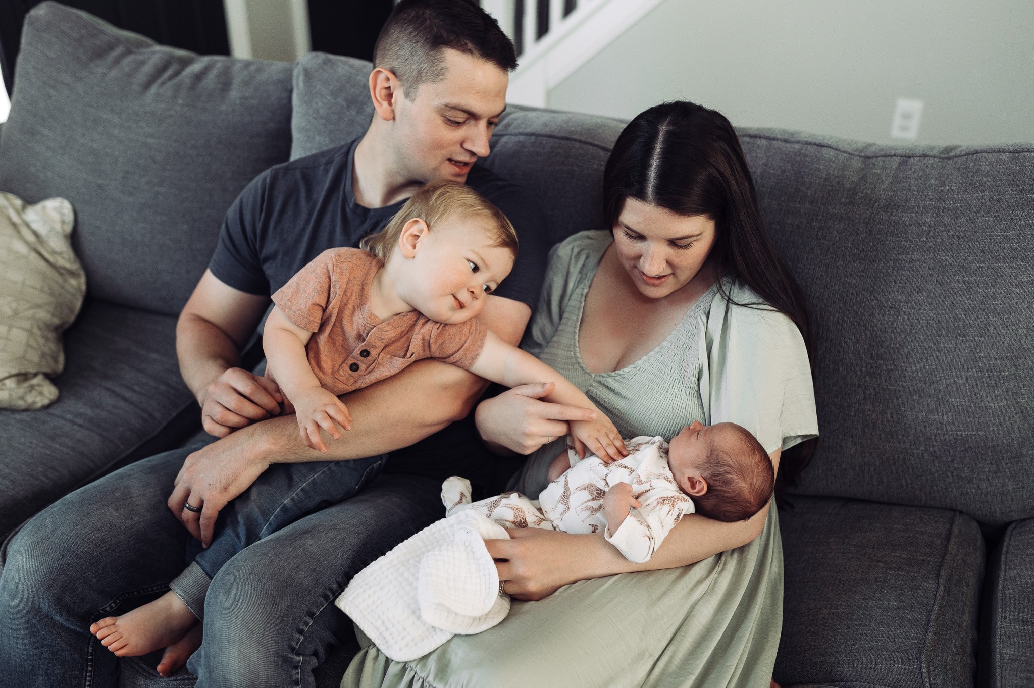   In-home-newborn-photographer-lewis-center-ohio-erika-venci-photography