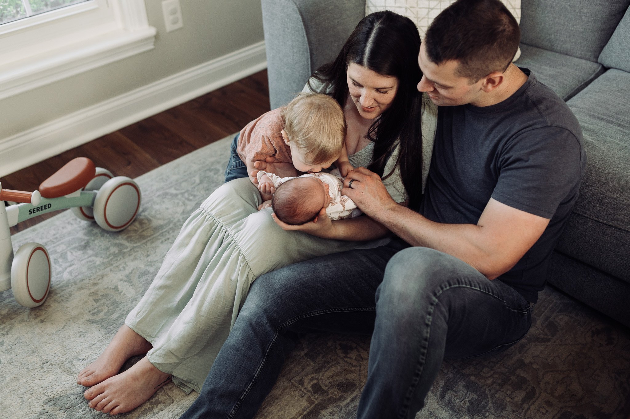   In-home-newborn-photographer-lewis-center-ohio-erika-venci-photography