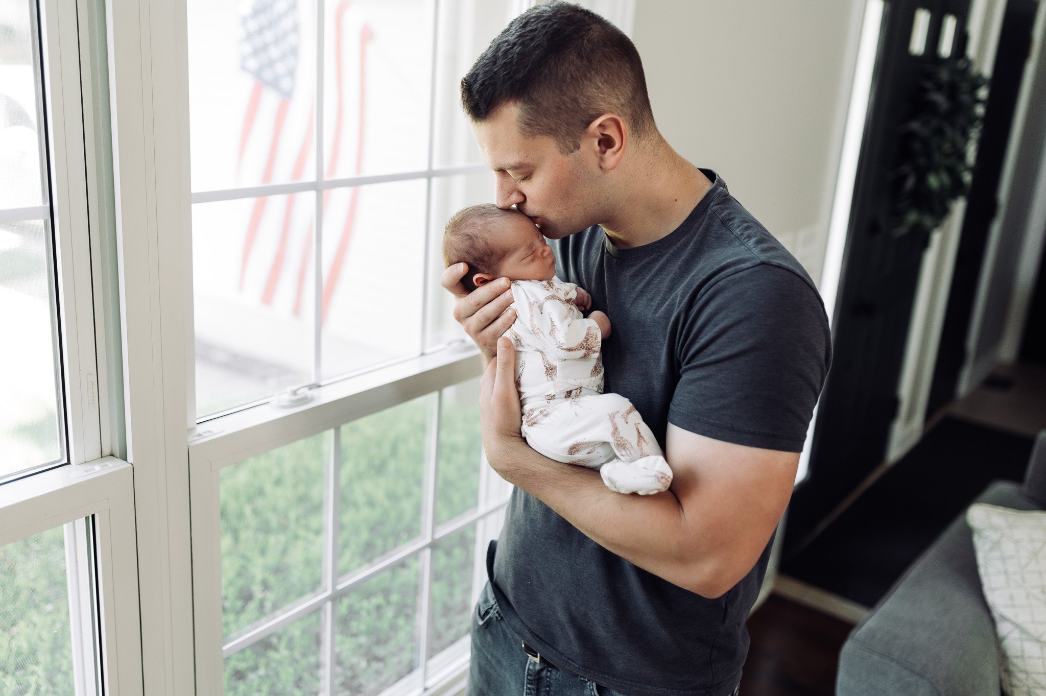   In-home-newborn-photographer-lewis-center-ohio-erika-venci-photography