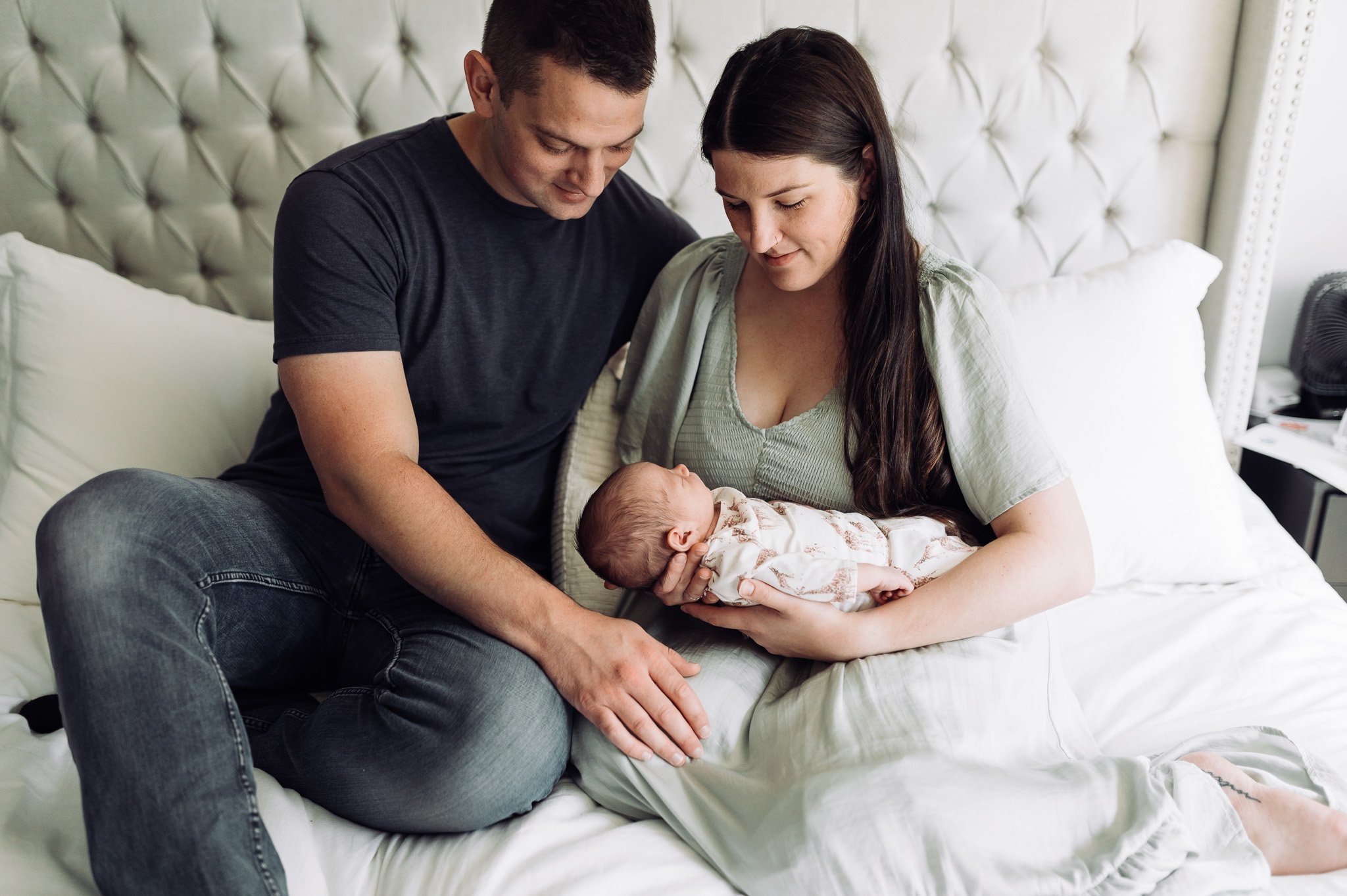   In-home-newborn-photographer-lewis-center-ohio-erika-venci-photography