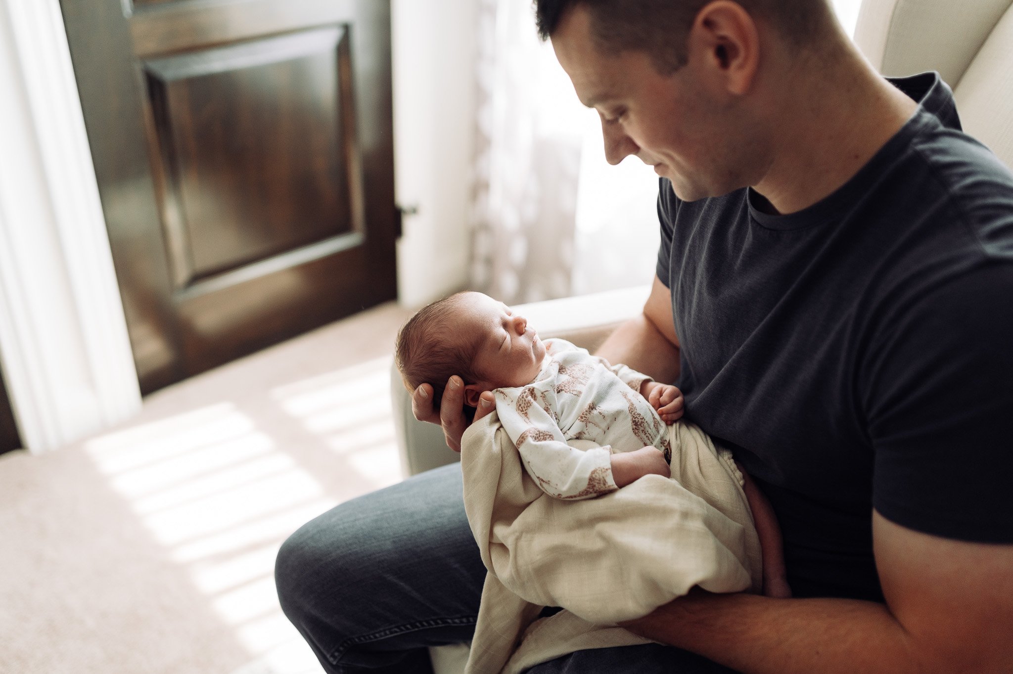   In-home-newborn-photographer-lewis-center-ohio-erika-venci-photography