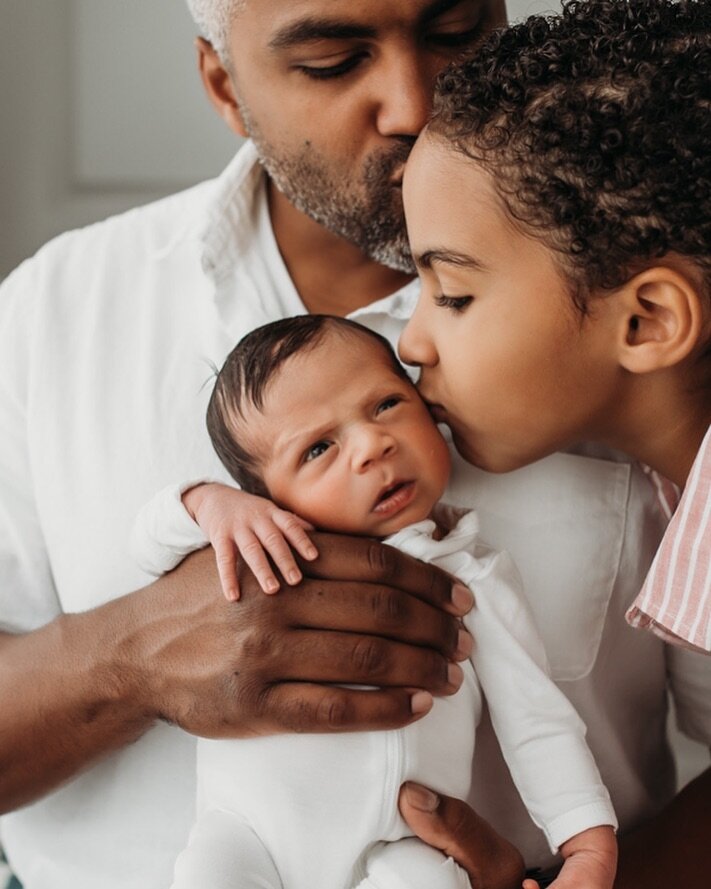 Father and sons 💕 I just love this photo from their newborn session. 

#columbusohiophotographer #newbornphotography #614moms #lewiscenterohio