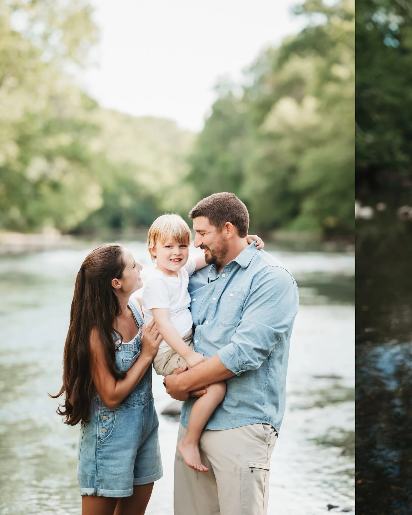 Another adorable creek session delivered - I just loved hanging out with this family ❤️

#columbusohmomlife #columbusmomcommunity #columbusmomblogger #columbusohfamilies #columbusohphotography #lewiscenterlife #lewiscentermoms #lewiscenterohfamilypho