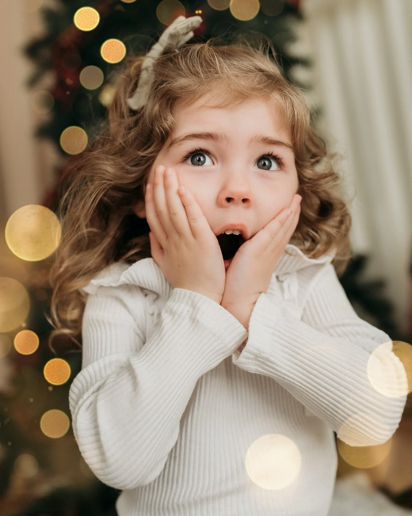 🎁 Looking for a special gift this holiday season? 🎁

I have just the thing! 

✨My Give &amp; Get Mini Session Special!✨

Gift a mini session to someone you love, and you&rsquo;ll receive $20 off a future session for yourself.

PSST - this is what y