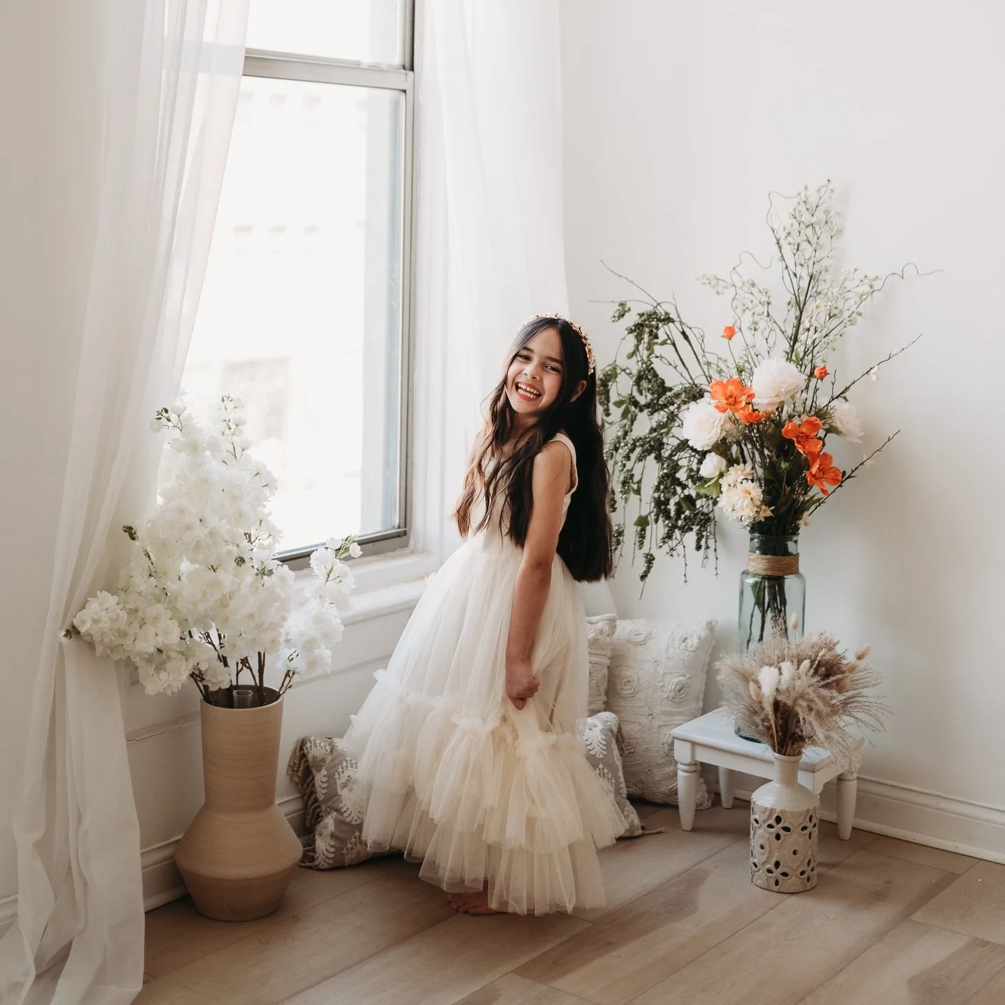 🌿 I have just two spots left for my studio Spring Mini sessions! 

Click link in stories or bio for booking info! 

#614photographer #columbusohiophotographer #lewiscenter #springminis #614moms