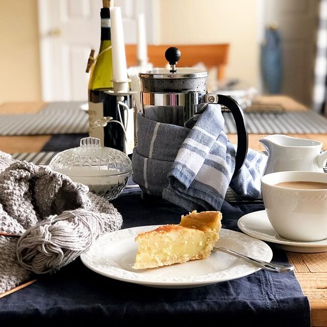 Yesterday, I made this gorgeous Chess pie from @katemcdermott&rsquo;s book, The Art of Pie. It was nice to turn off the news for one day and just exist in a bubble of domestic bliss&mdash;knitting, coffee, baking, sunshine. Today I&rsquo;ll likely ri