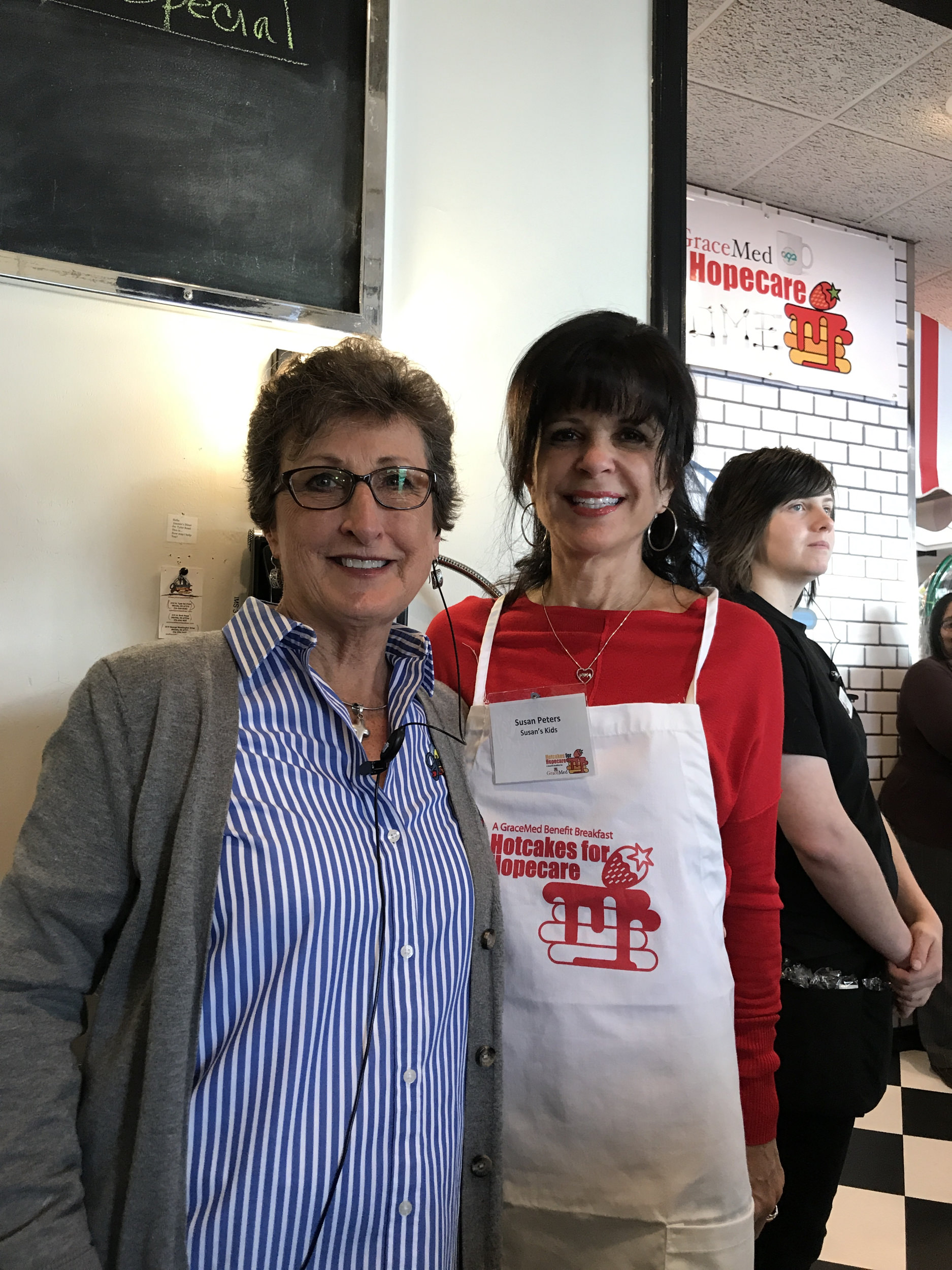 Linda Davidson, owner of Jimmie's Diner, with Susan Peters