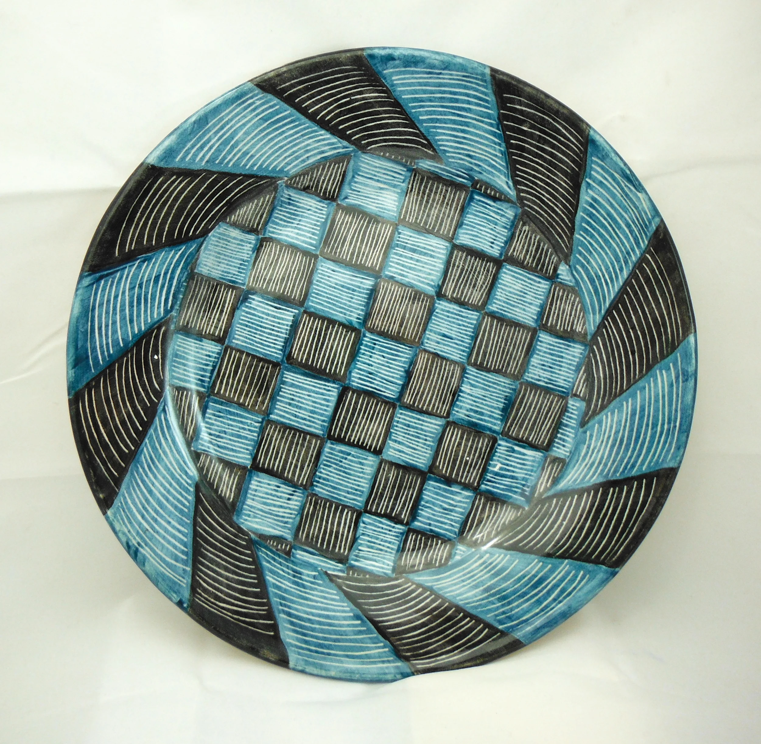 Plate blk-blu sgraf 1.JPG