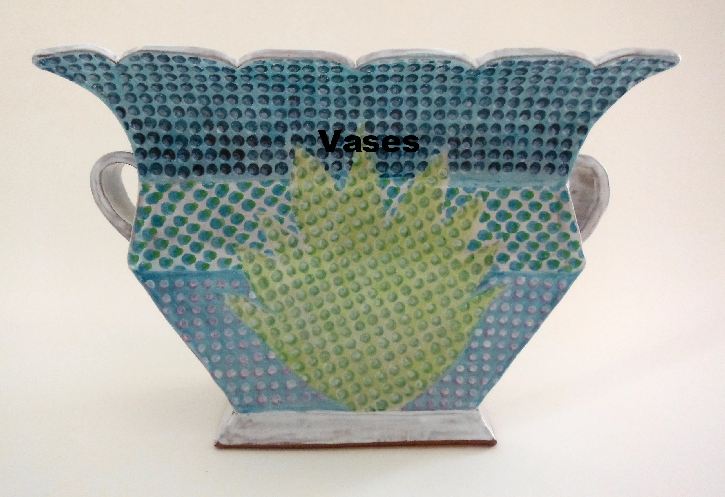 Vase dots 1.JPG
