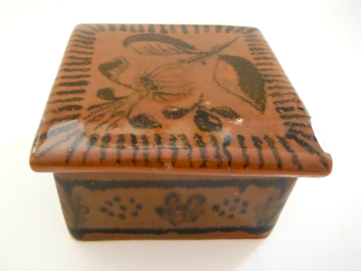 lidded box brown.JPG