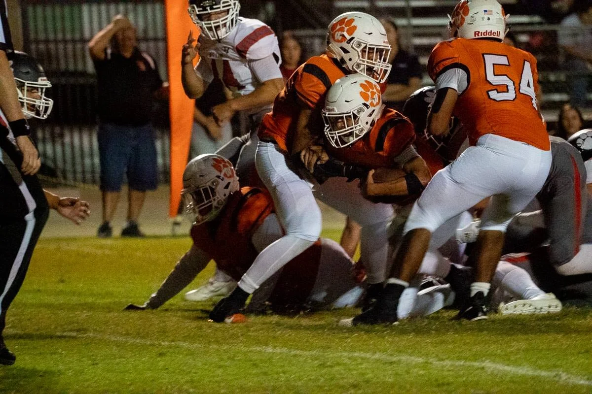 20190920_Football_McFarland_Victoria_083.jpg