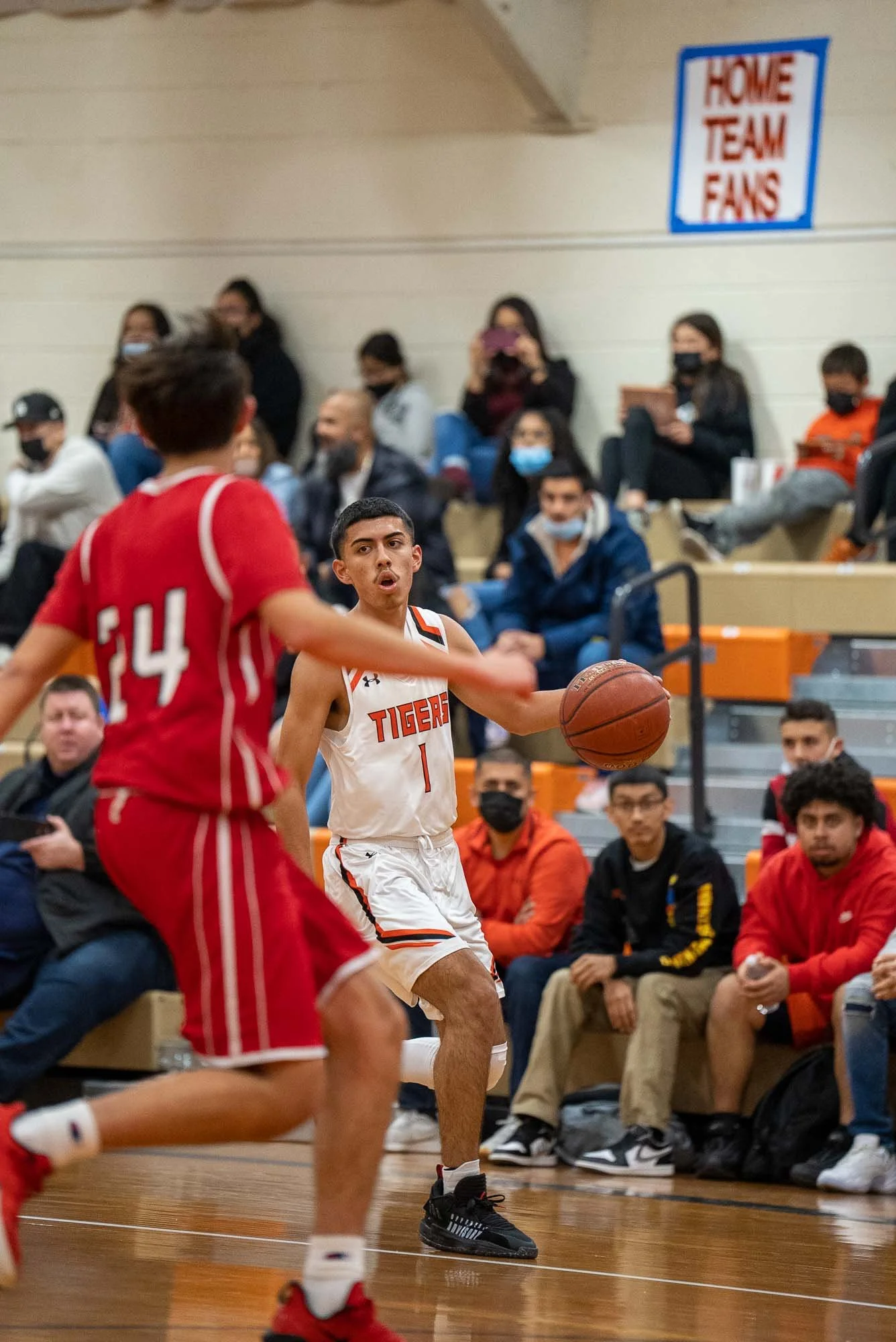 20220131_BasketballBoysVAR_Arvin_SeniorNight_039.jpg