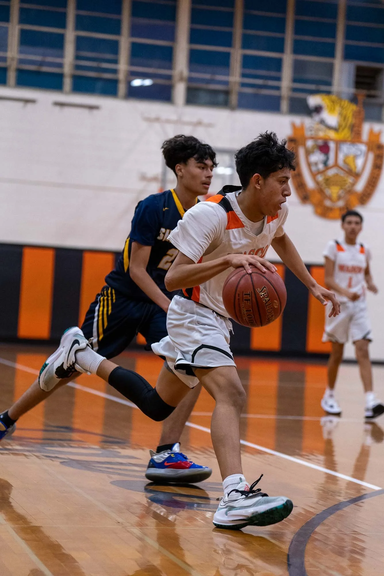 20220124_BasketballBoysJV_Shafter_136.jpg