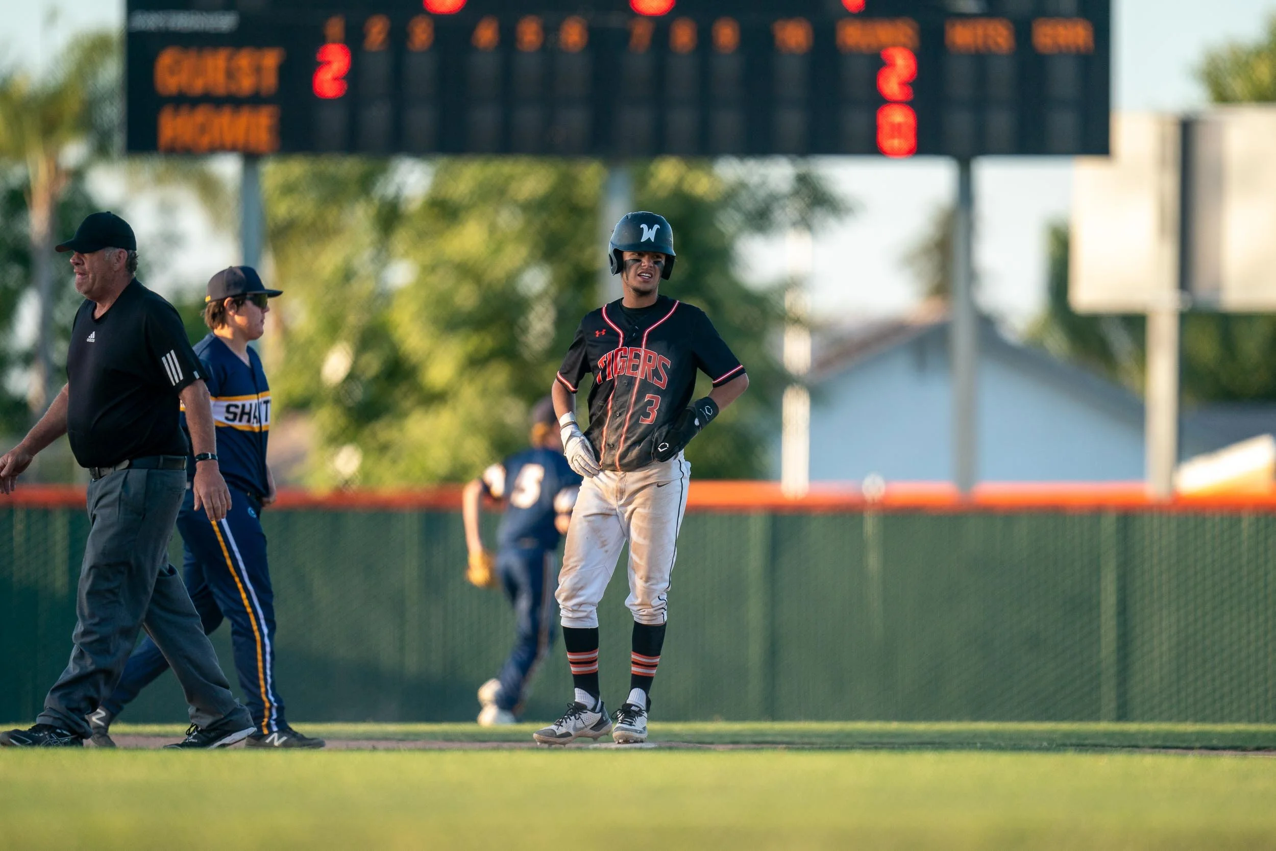 20220510_BaseballVAR_Shafter_SeniorNight_036.jpg