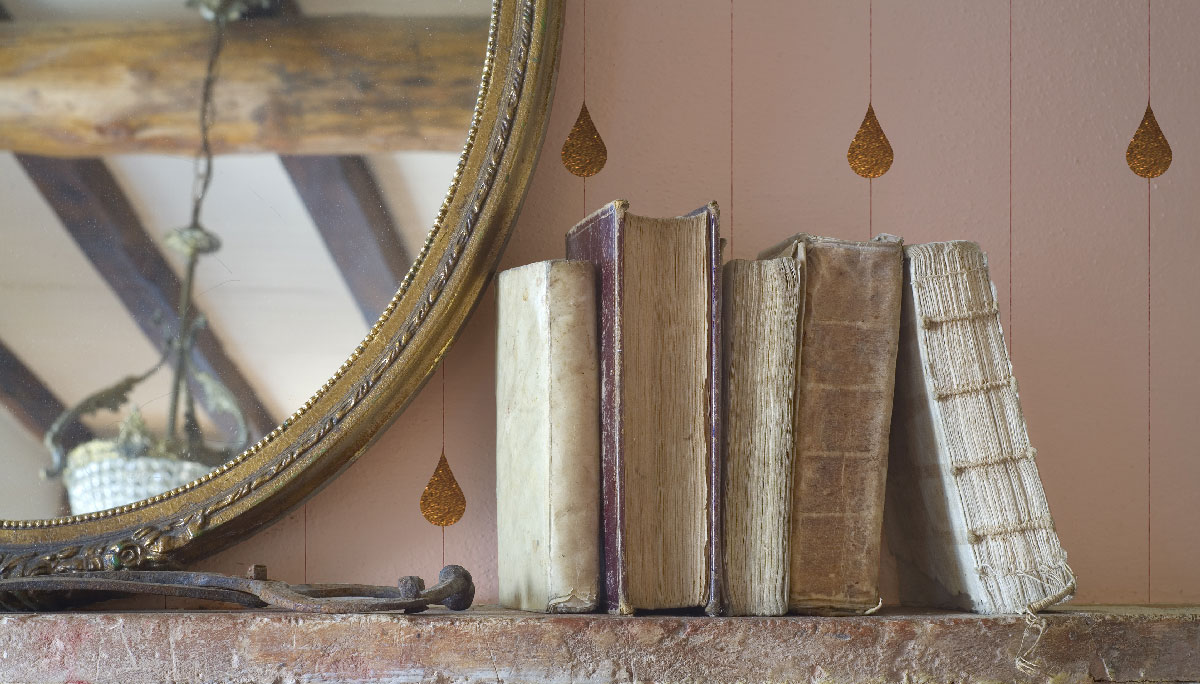 WEB_DRIP_METALLIC_ROSE_QUARTZ_SHELF_282782900.jpg