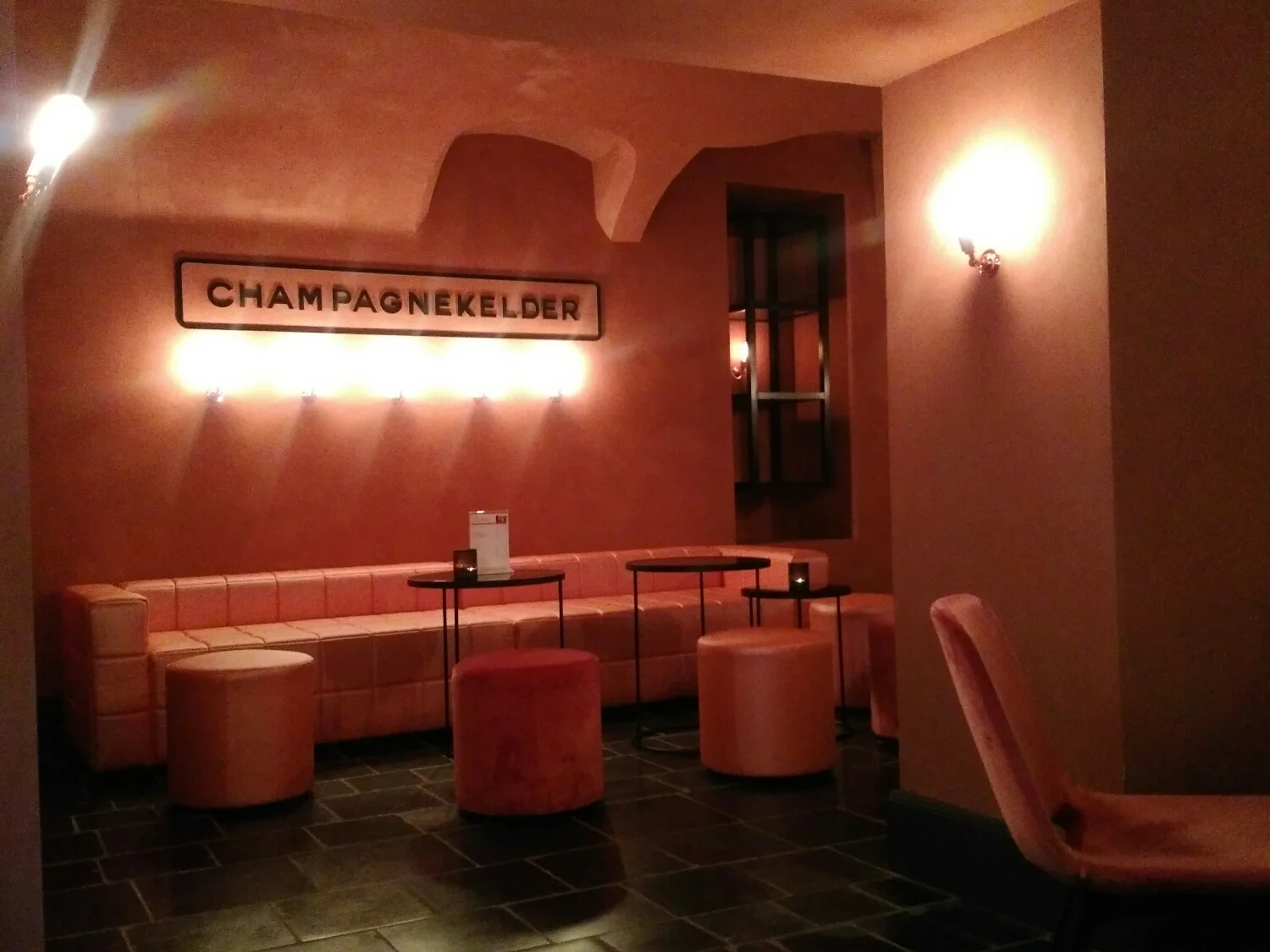 Time to discover new fancy bars in town. 