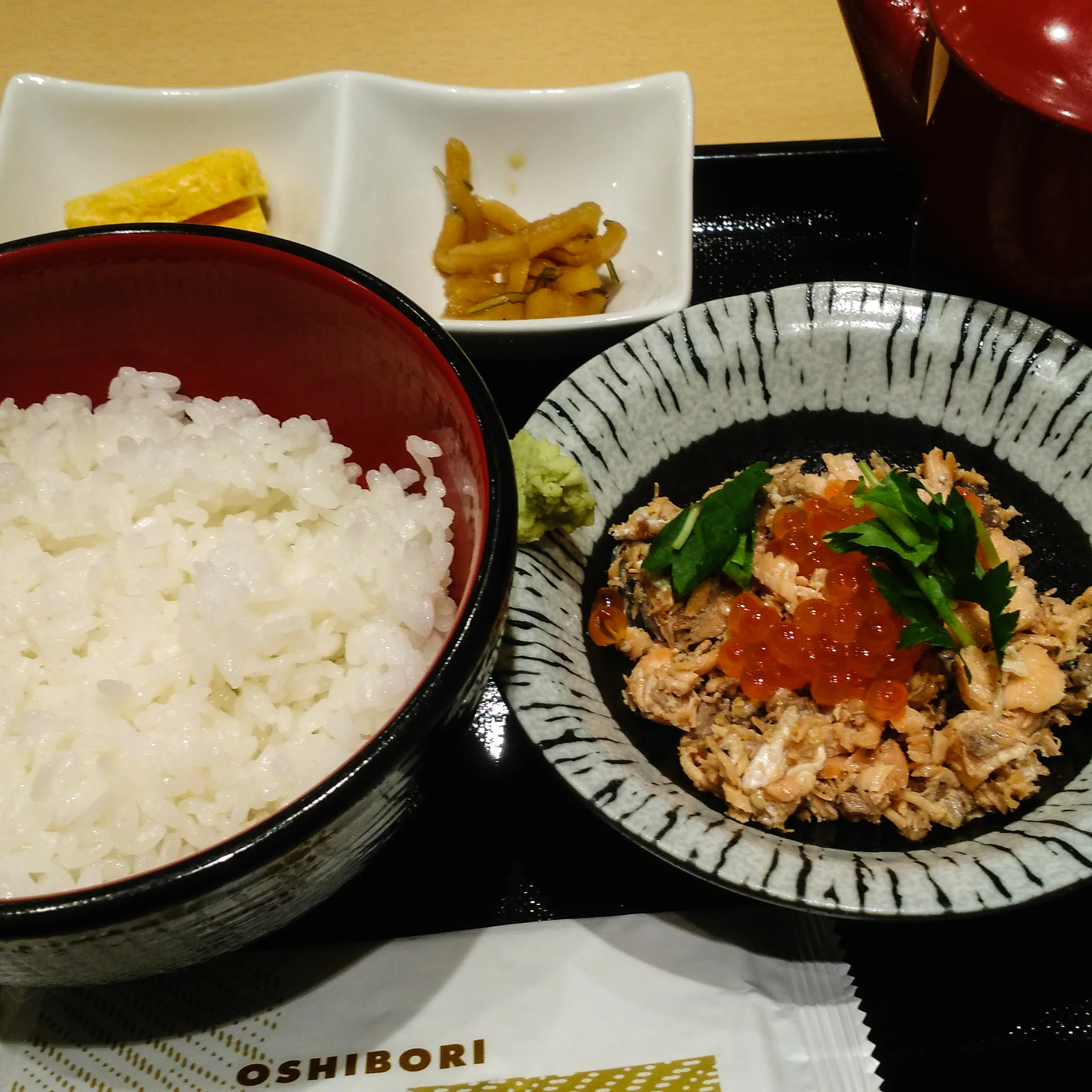 travel, work travel, pro cycling, Japan Cup, sushi, raw fish, gluten free, travel food allergies, travel food, travel healthy, food Japan, Tokyo Station, breakfast Tokyo station, Tsukiji Sushisay Honten, ochazukes, breakfast Japan