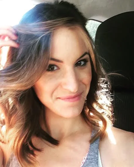 Face framing color for the win.
