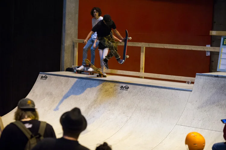 SKATEBOARD