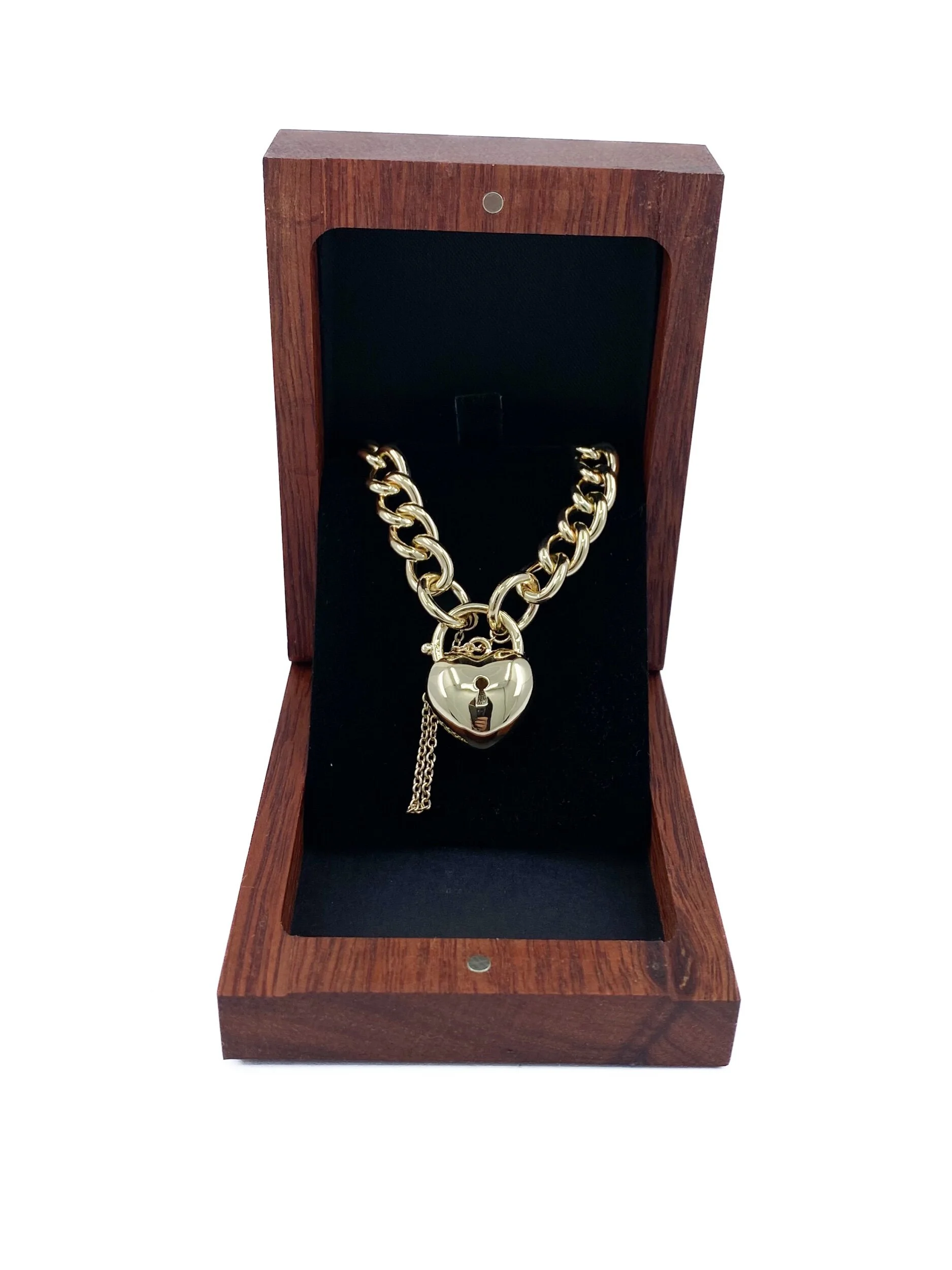 4FFC9B11-B6FD-4D58-9E36-A3B4F8F03532