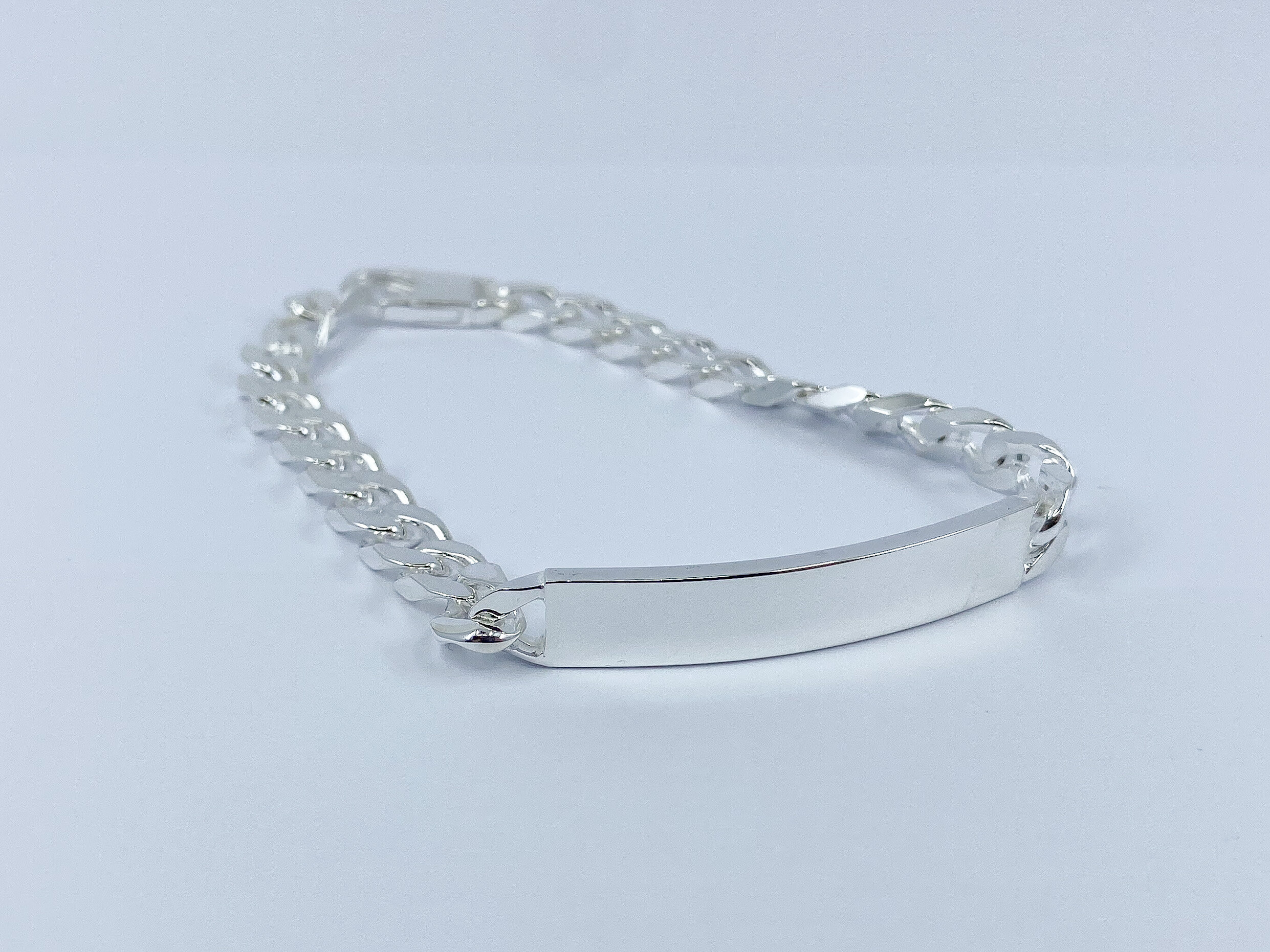 B2CBE2A9-2B08-419E-9F85-7D81F4A57E33