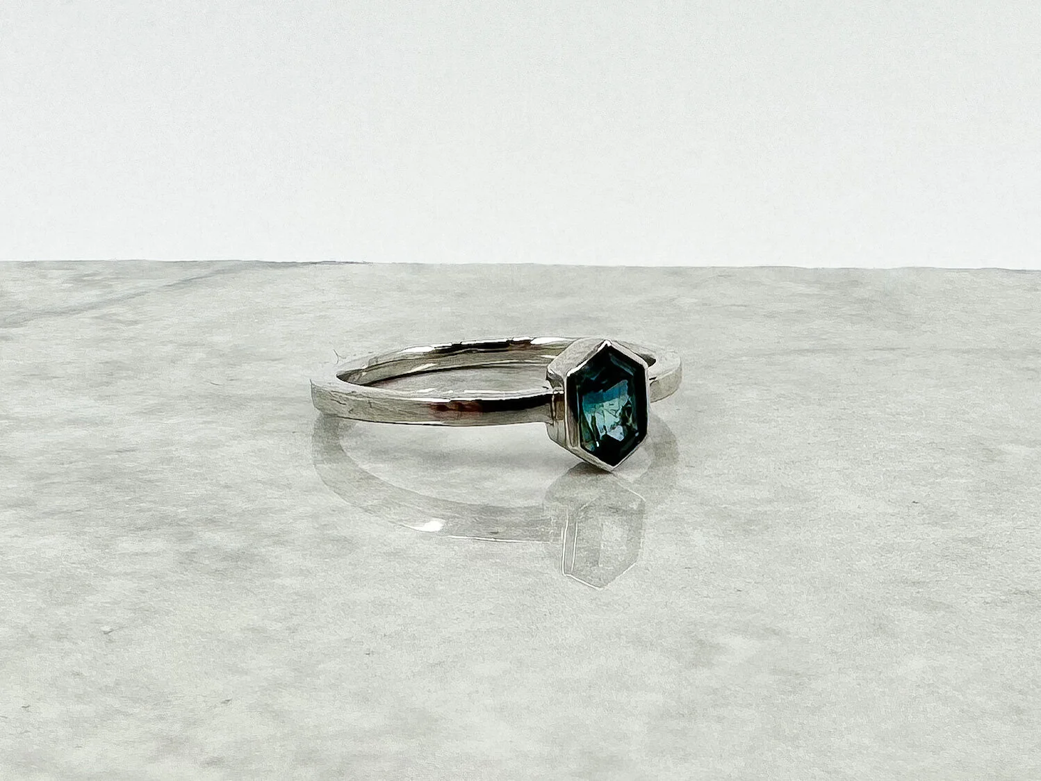 FFA0C723-8F7F-409C-A6C4-7EC441C5EE81