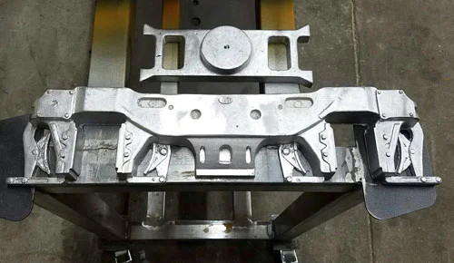 Our newest addition to the 1.5" scale truck line up, our flexicoil truck is highly detailed and uses our Hyatt journal boxes and Bloomberg cast aluminum air cylinders ( non-functional) for nice detail. These side frames measure 21" wide to the ends …