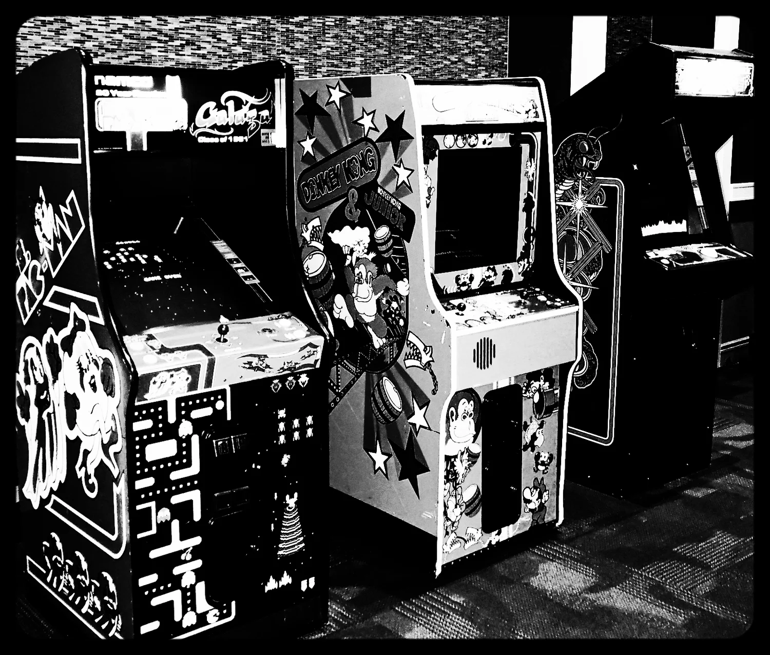 Upright-Classic-Arcade-Game-Rentals.jpg