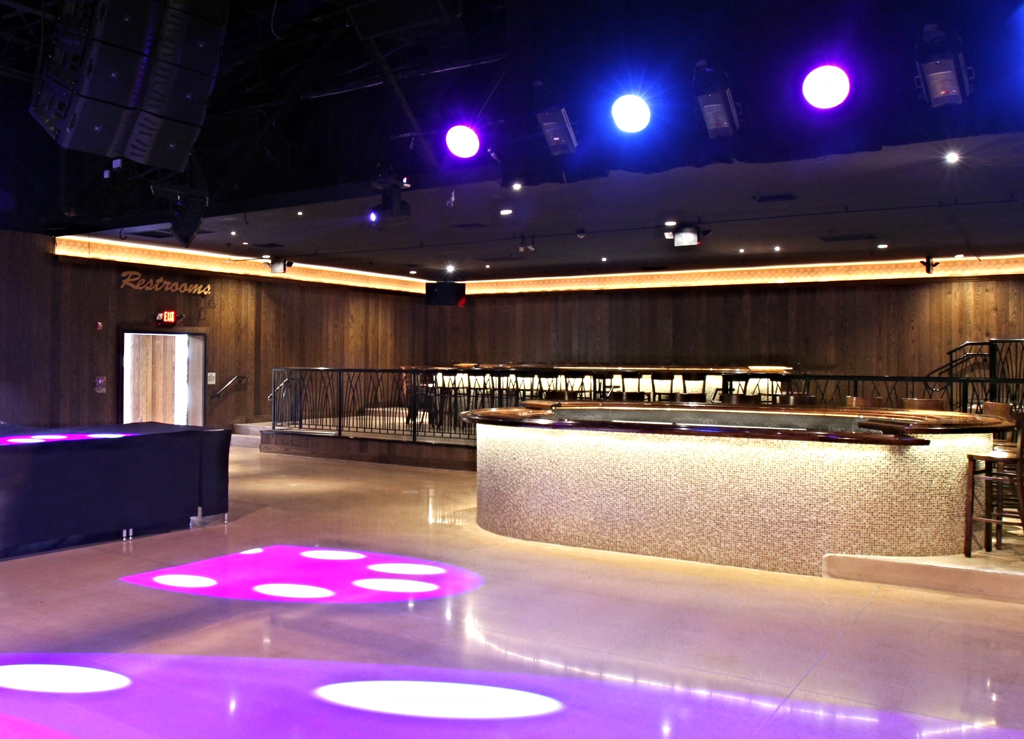 Starland Ballroom, concert, venue, bar, oval bar, wood