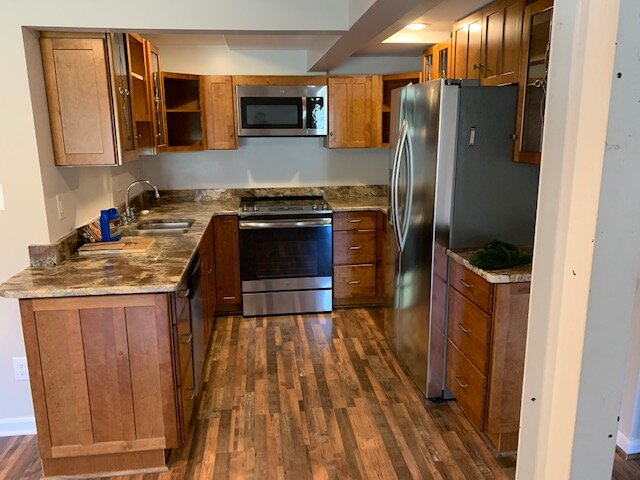  Kitchen Remodel: New Cabinets, Countertop, Flooring, and Appliances 