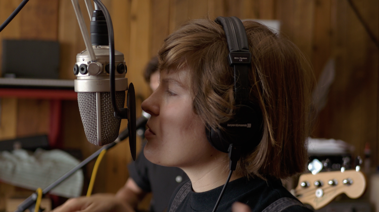 Camille Deléan — Cold House Burning (Live)