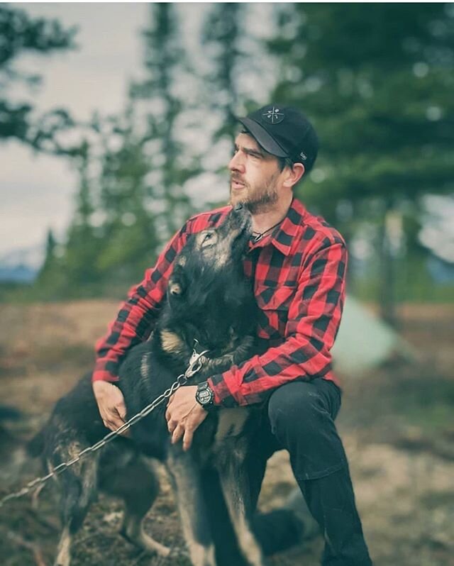 Our buddy Richie from @wildthingzdogmushing sporting some Cache Gear &amp; getting some puppy cuddles 🐾🖤
&bull;
&bull;
&bull;
Repost 📷: @emsumrose #puppylove #cachegear #denaliscache #huskiesofinstagram #cannabisculture #cannabiscommunity #highlif