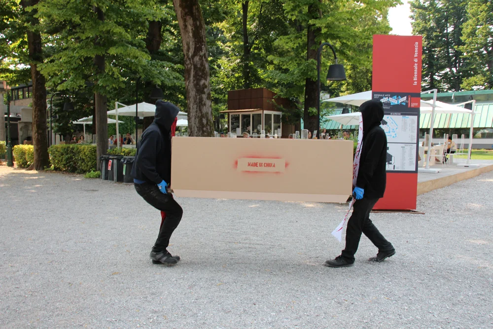 Biagini,-Gianluigi,-4,-MADE-TO-DIE-IN-CHINA-(Venice-Biennale-2017)-performance-1,-Emanuela-Bianconi.jpg
