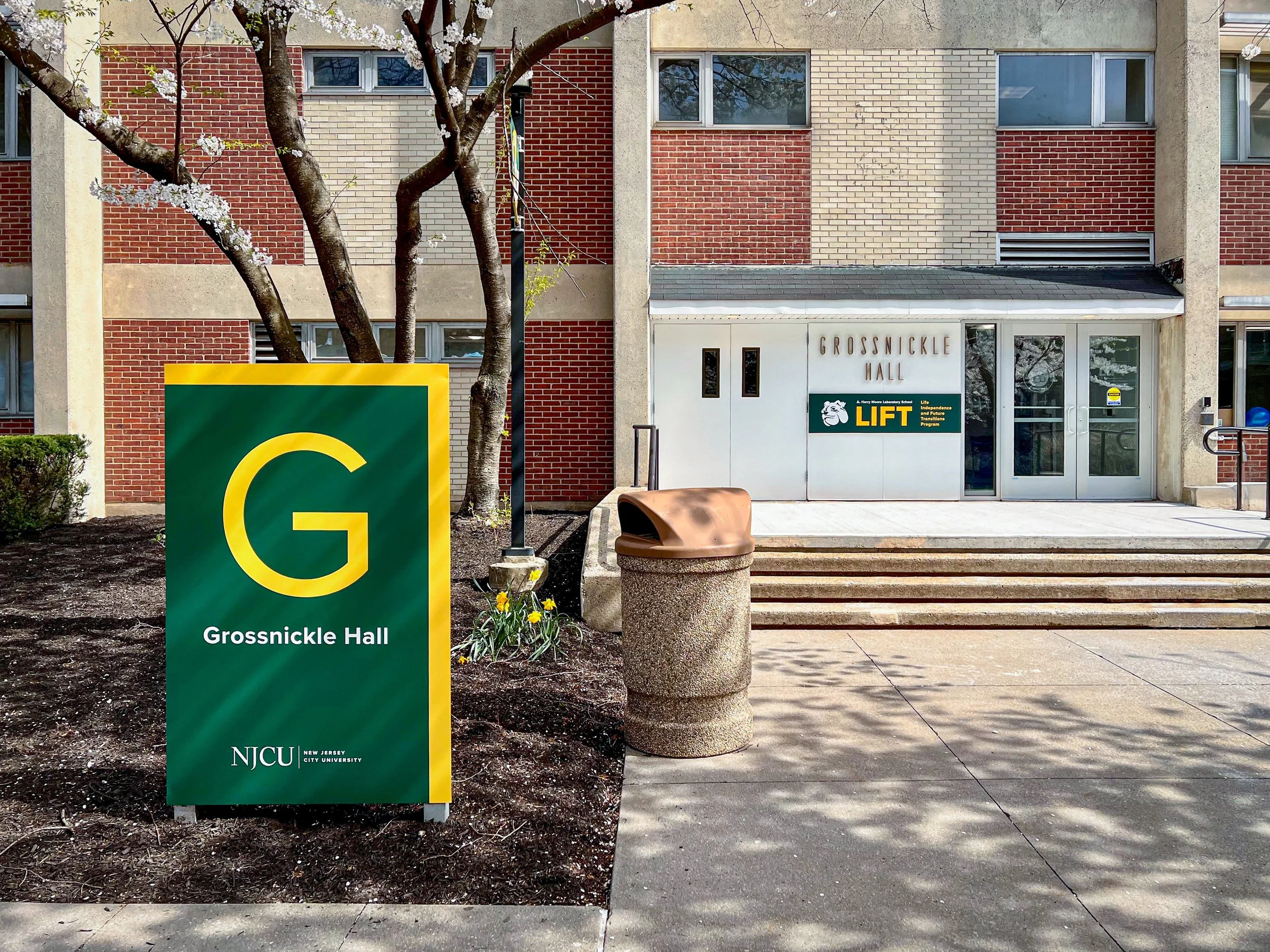 Grossnickle-Landmark-Signage.jpg