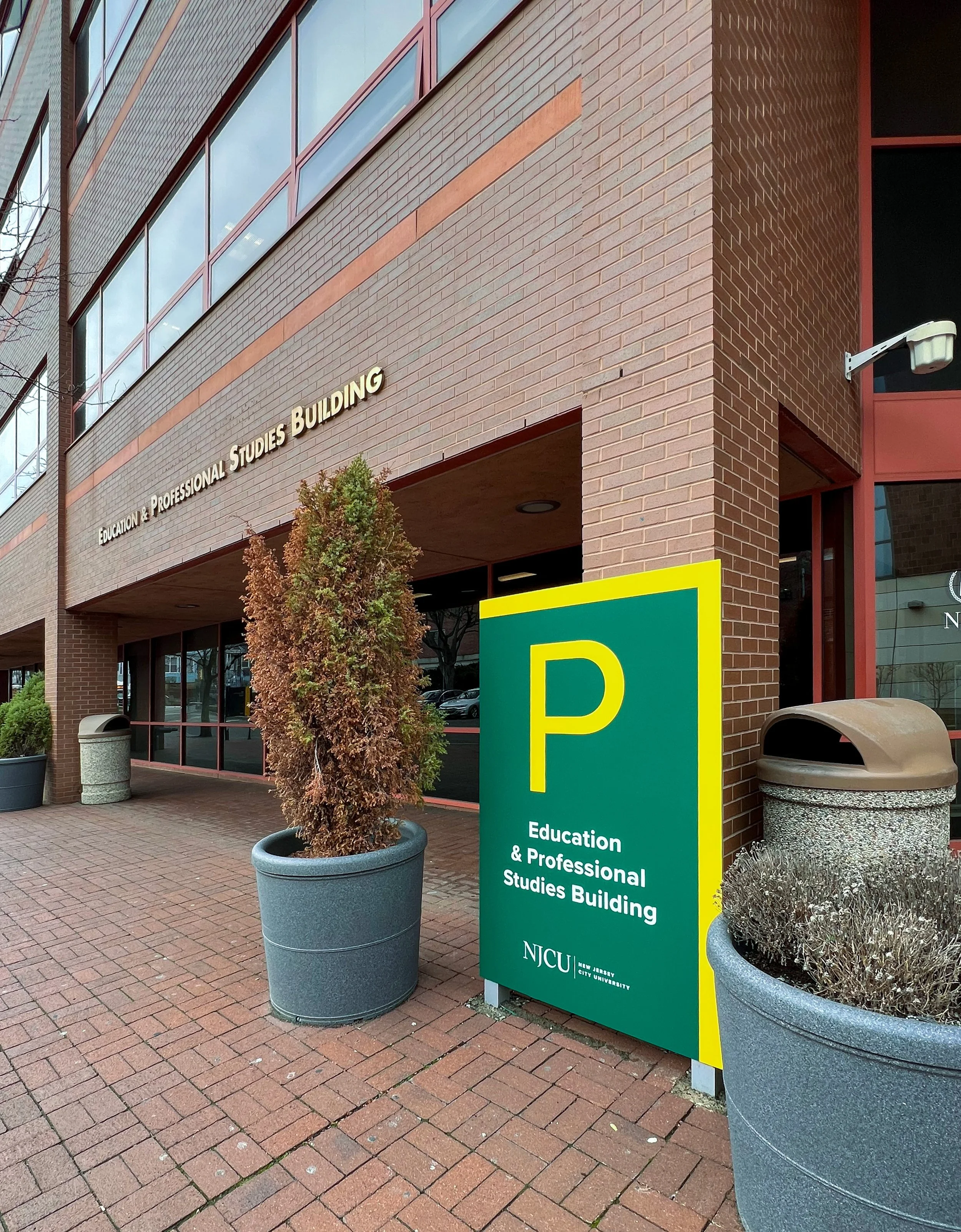 Professional-Landmark-Signage.jpg