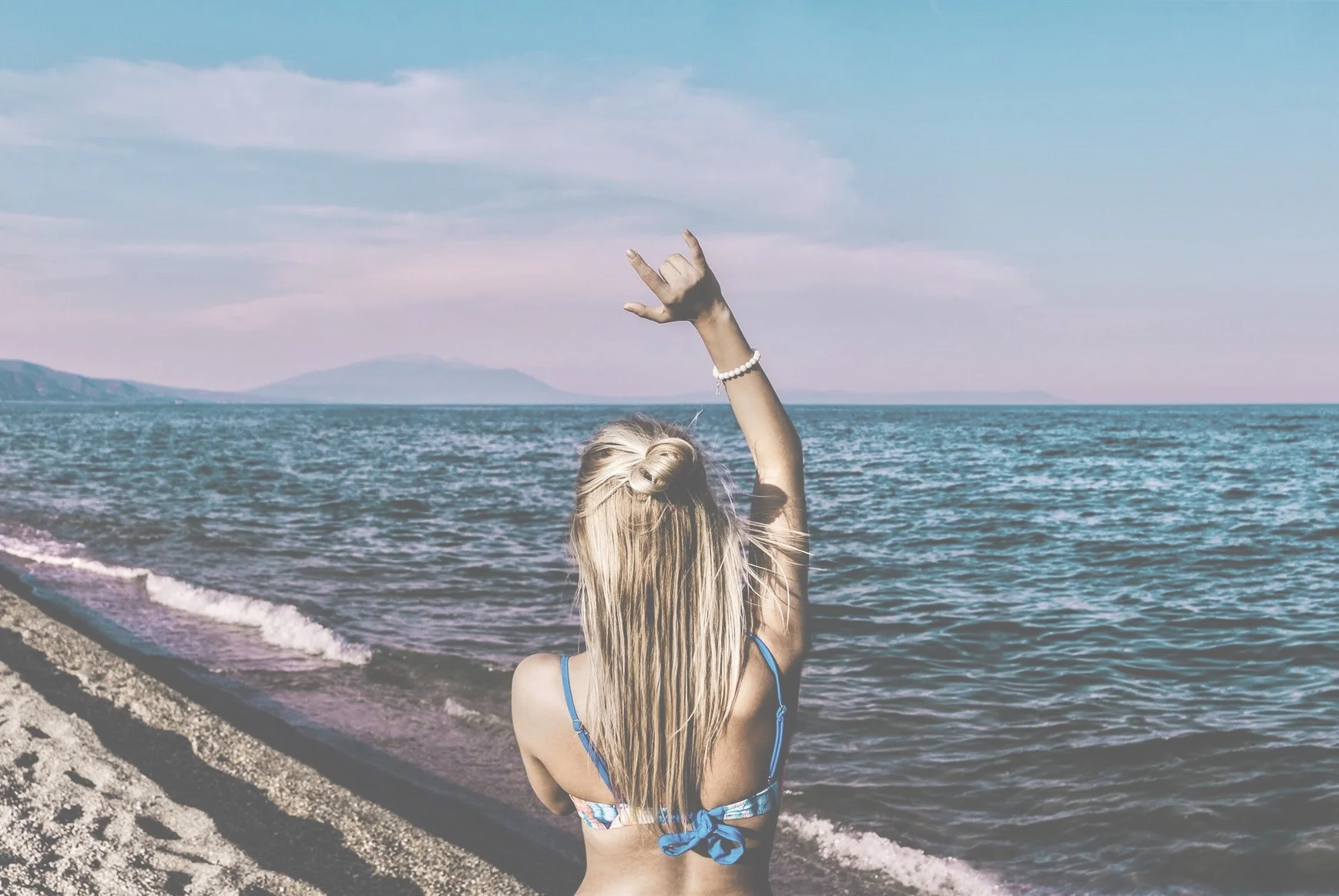 7 Secrets to Living More Freely {free guide}