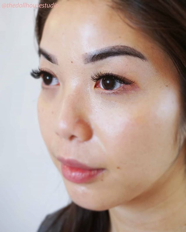 Eyelash extensions 
Sometimes your eyelids are not even. One is bigger than the other. We balance by using different curves or lengths. In this case, we applied different lengths
&bull;
&bull; these were done by my girl Debbie 👏👏👏
&bull;
&bull;
#t