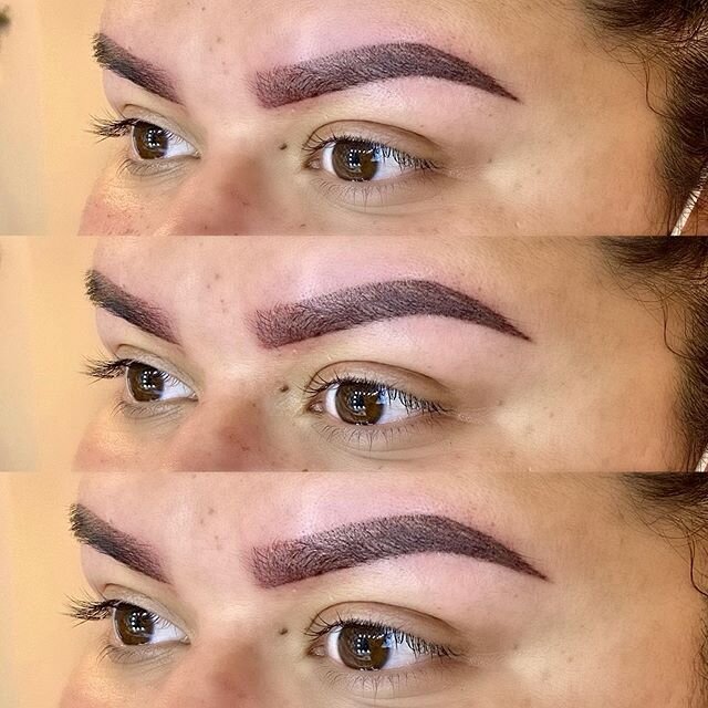 It&rsquo;s been a quick minute since we&rsquo;ve posted a powder ombré post! Look how carved the brows are tho 😍⁣
⁣
Redness will subside within a few hours&mdash; it is important to keep the freshly tatted brows moisturized with the ointment provid